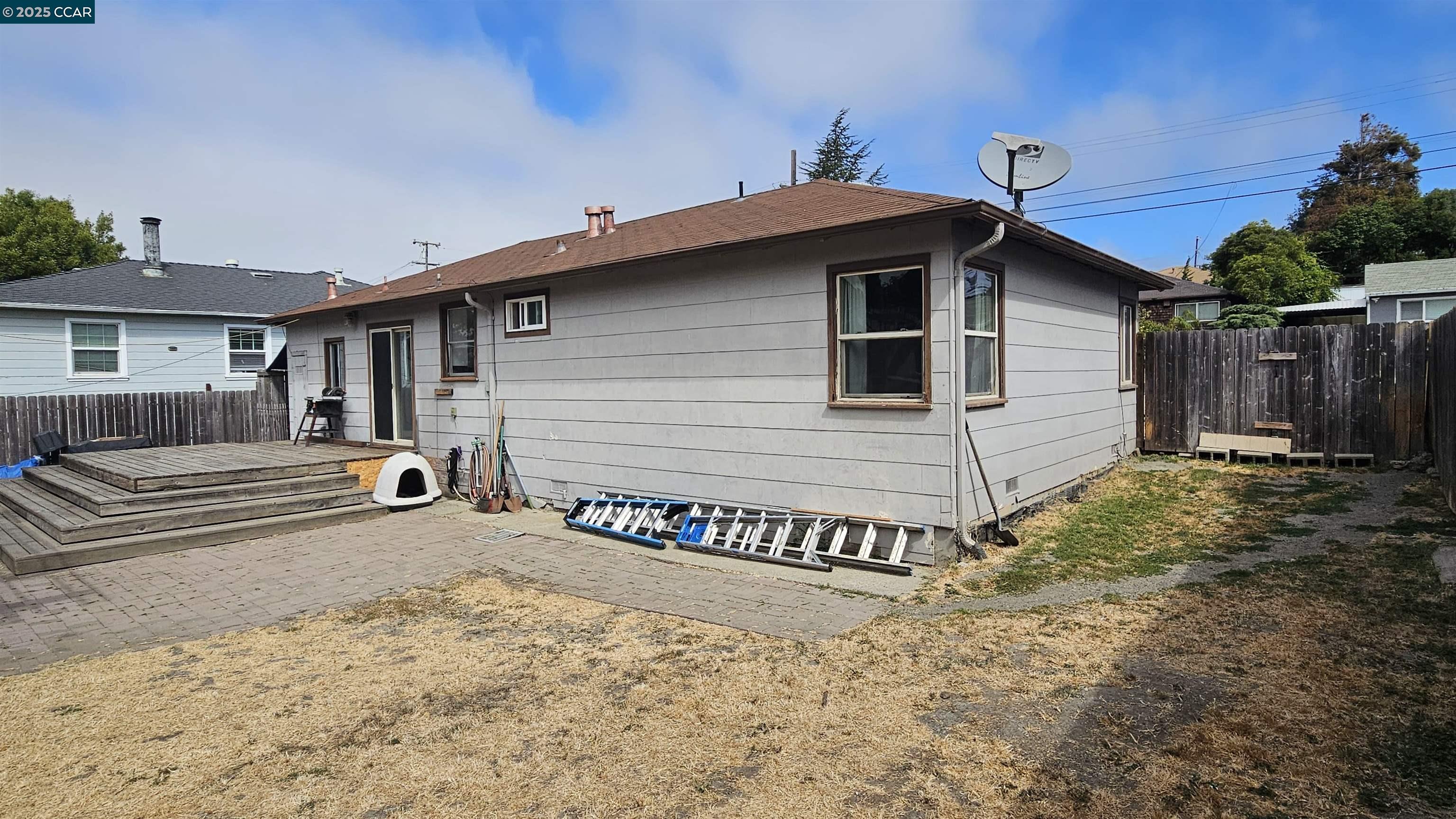 Detail Gallery Image 20 of 26 For 1051 Saint Andrews Dr, El Sobrante,  CA 94803 - 2 Beds | 1 Baths