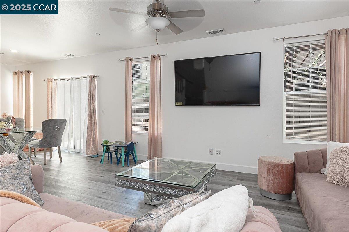 Detail Gallery Image 8 of 27 For 2941 Ritter Ln, Merced,  CA 95348 - 3 Beds | 2/1 Baths