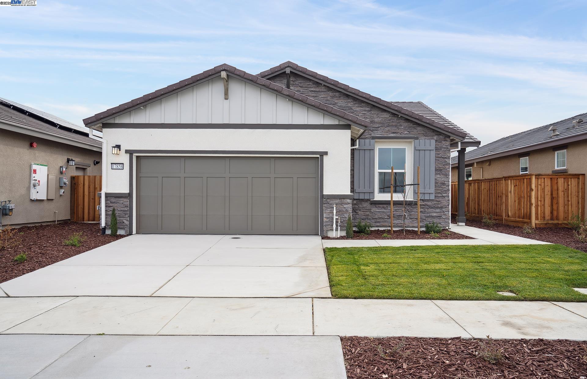 Detail Gallery Image 1 of 36 For 17858 Brightwood Avenue, Lathrop,  CA 95330 - 3 Beds | 2 Baths
