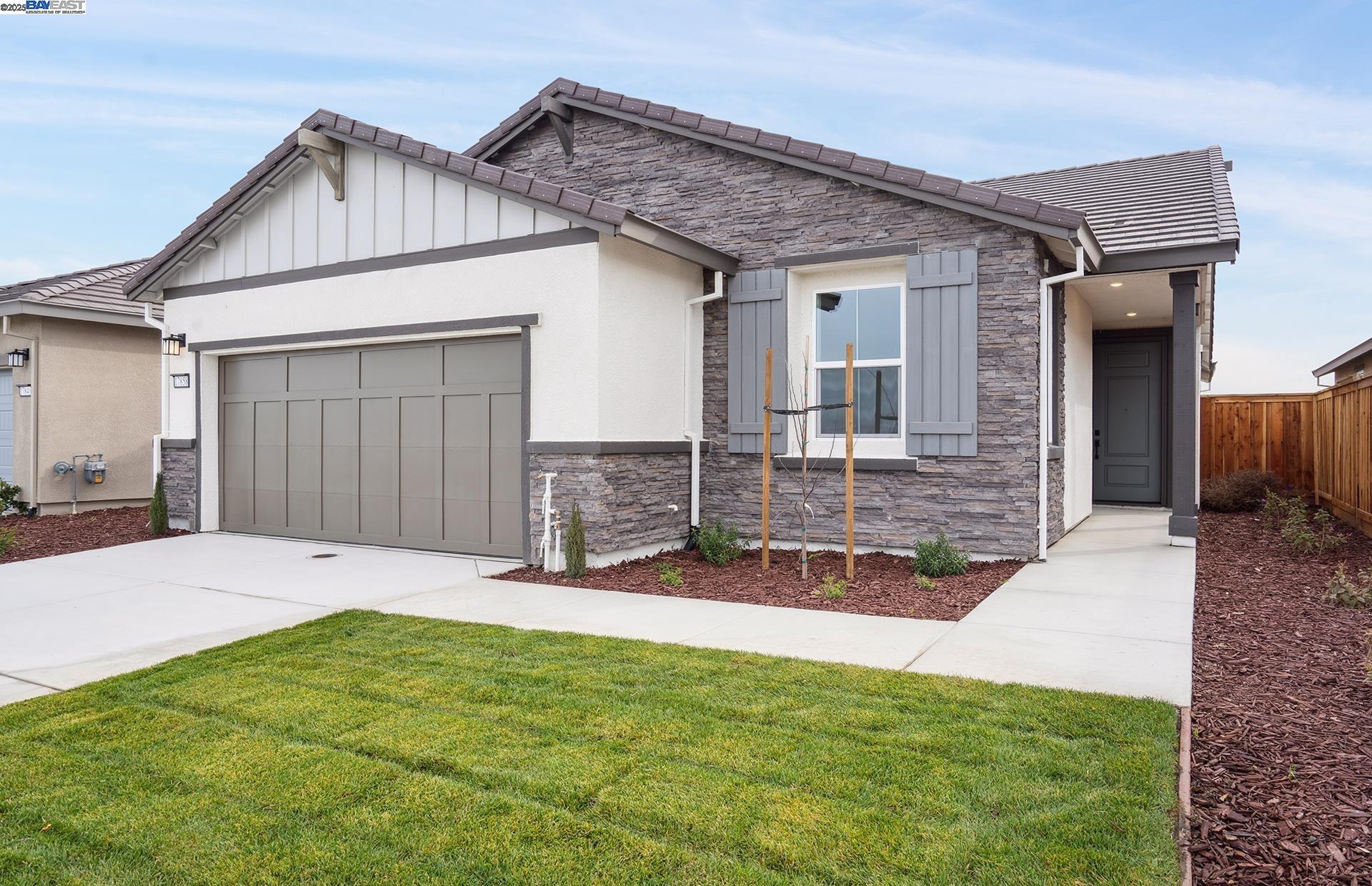 Detail Gallery Image 2 of 36 For 17858 Brightwood Avenue, Lathrop,  CA 95330 - 3 Beds | 2 Baths