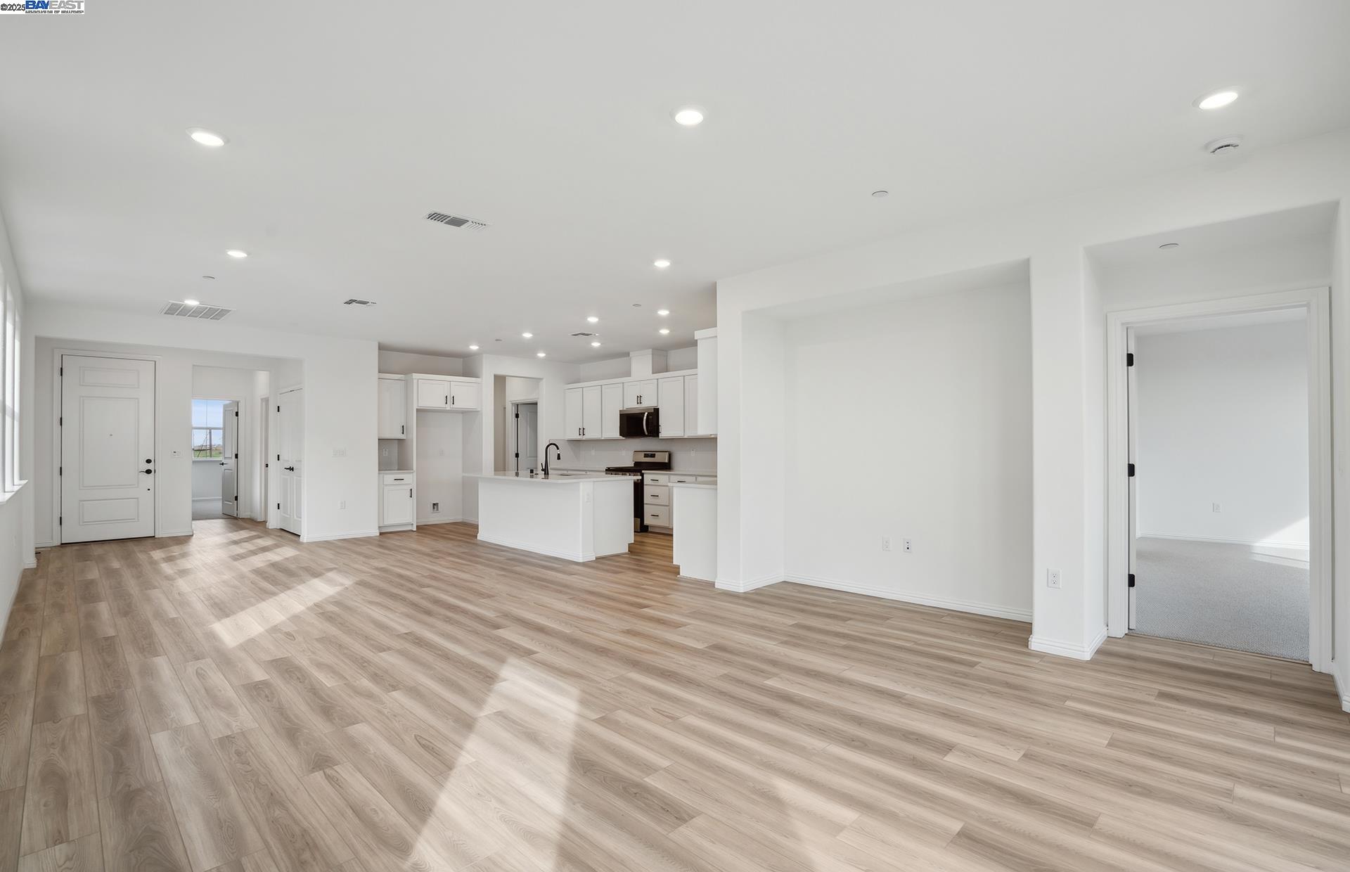 Detail Gallery Image 9 of 36 For 17858 Brightwood Avenue, Lathrop,  CA 95330 - 3 Beds | 2 Baths