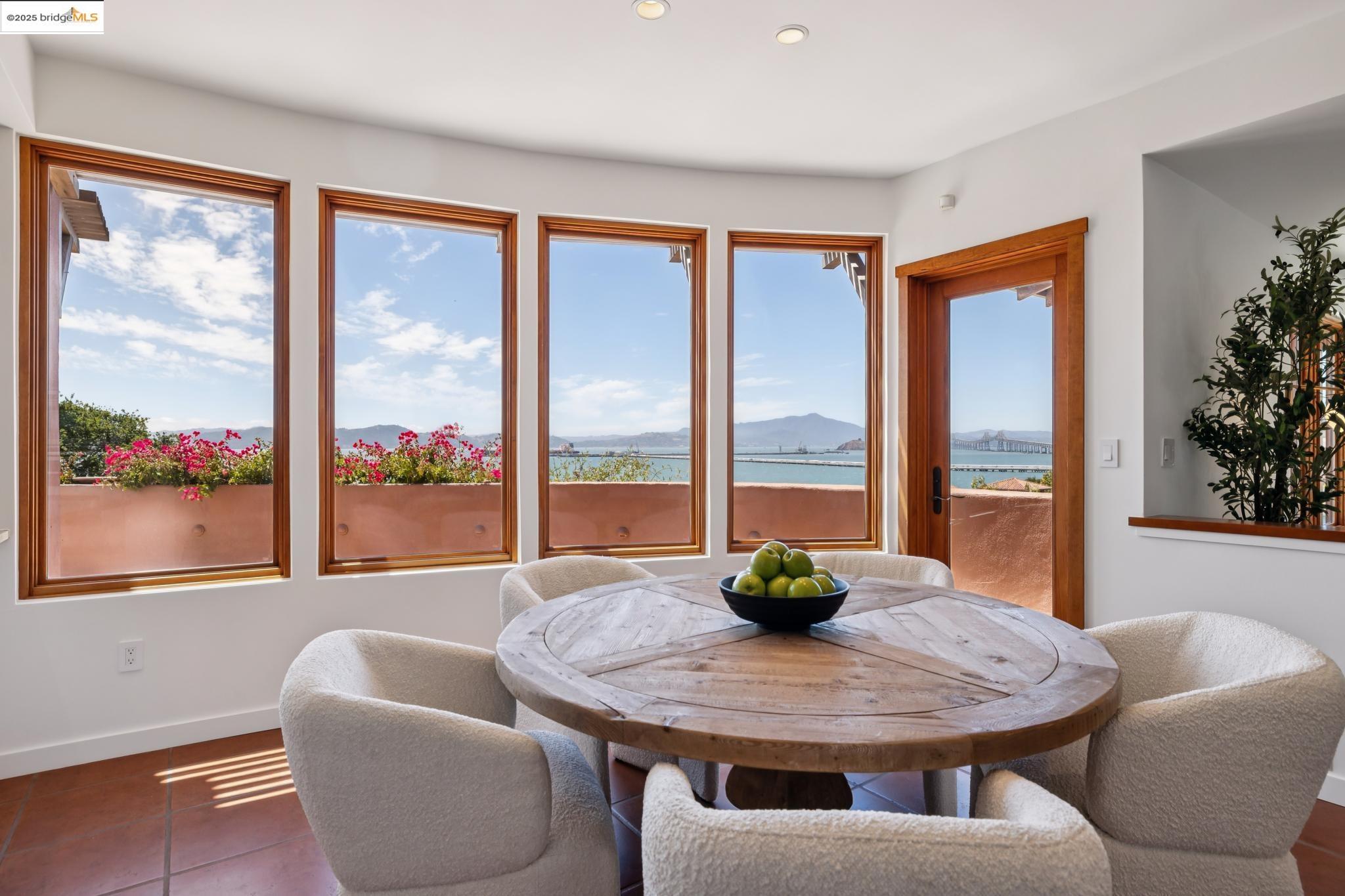 Detail Gallery Image 15 of 60 For 435 Tremont Avenue, Richmond,  CA 94801 - 4 Beds | 4 Baths