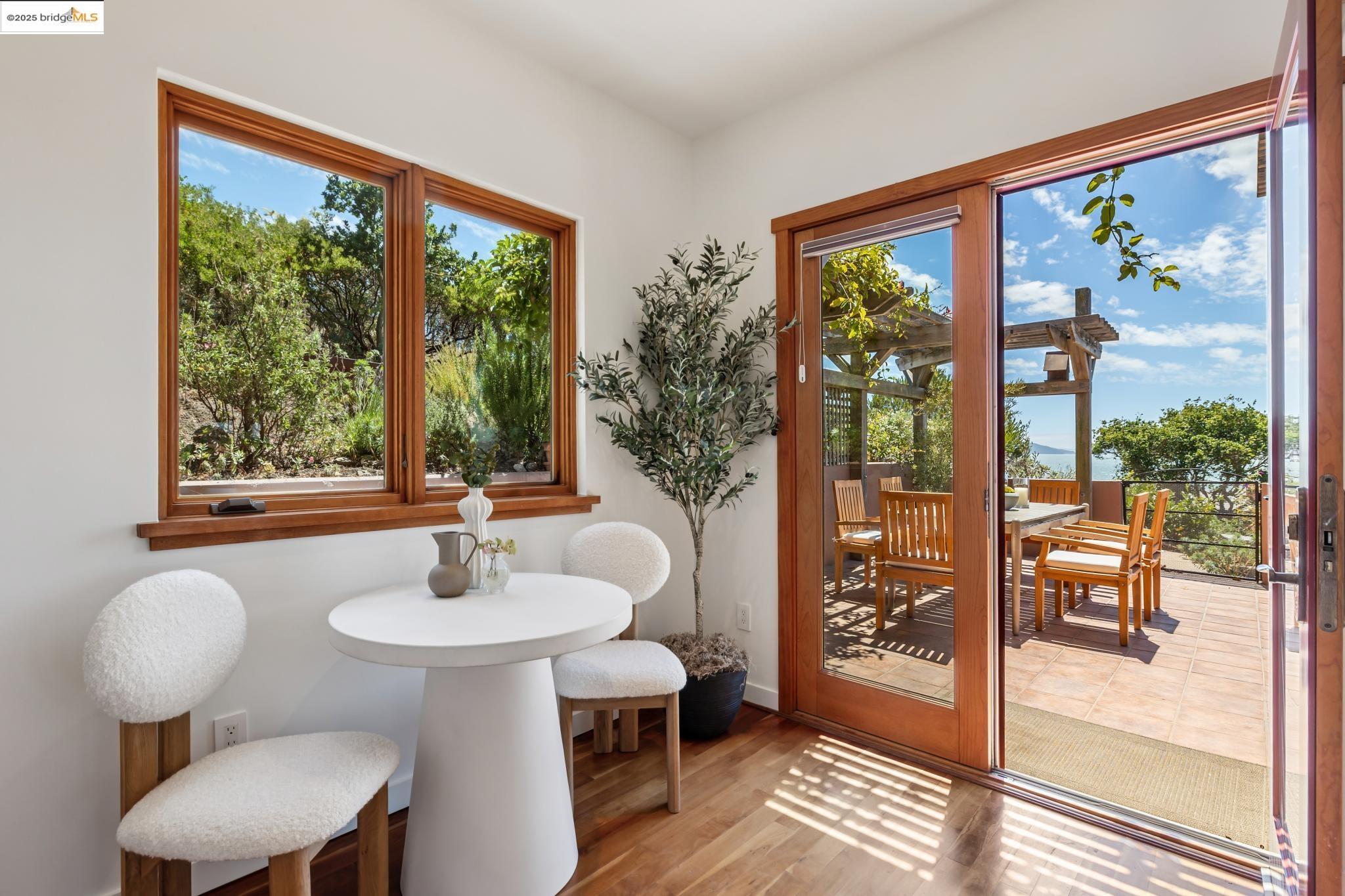 Detail Gallery Image 19 of 60 For 435 Tremont Avenue, Richmond,  CA 94801 - 4 Beds | 4 Baths