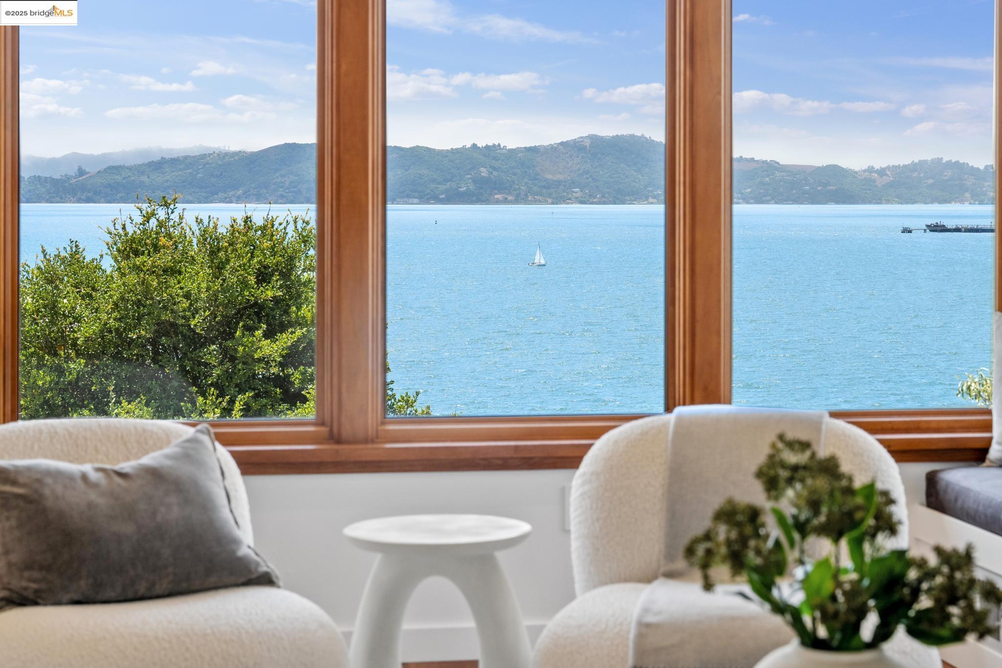 Detail Gallery Image 9 of 60 For 435 Tremont Avenue, Richmond,  CA 94801 - 4 Beds | 4 Baths