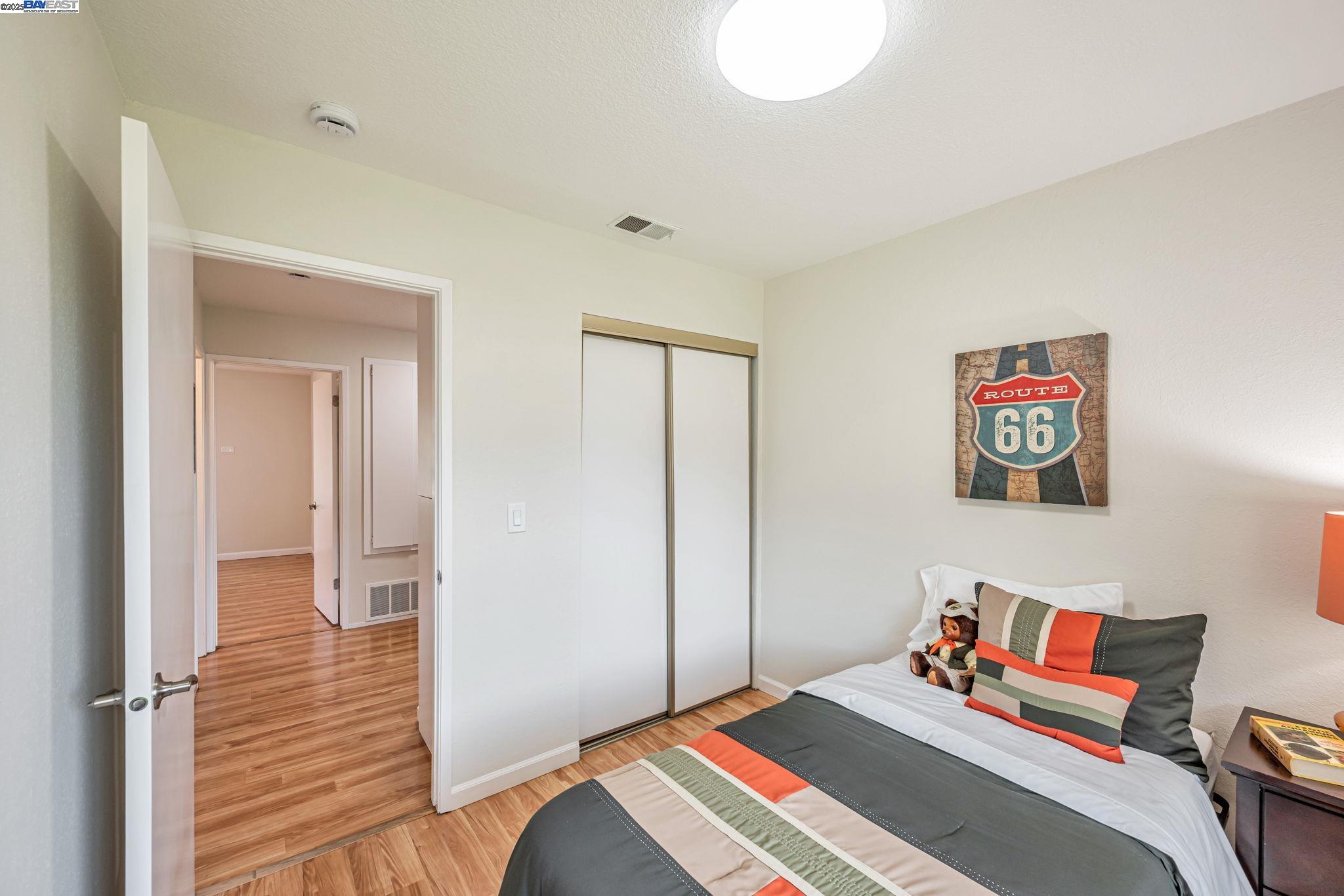 Detail Gallery Image 11 of 28 For 2751 Duhallow Way, South San Francisco,  CA 94080 - 3 Beds | 1/1 Baths