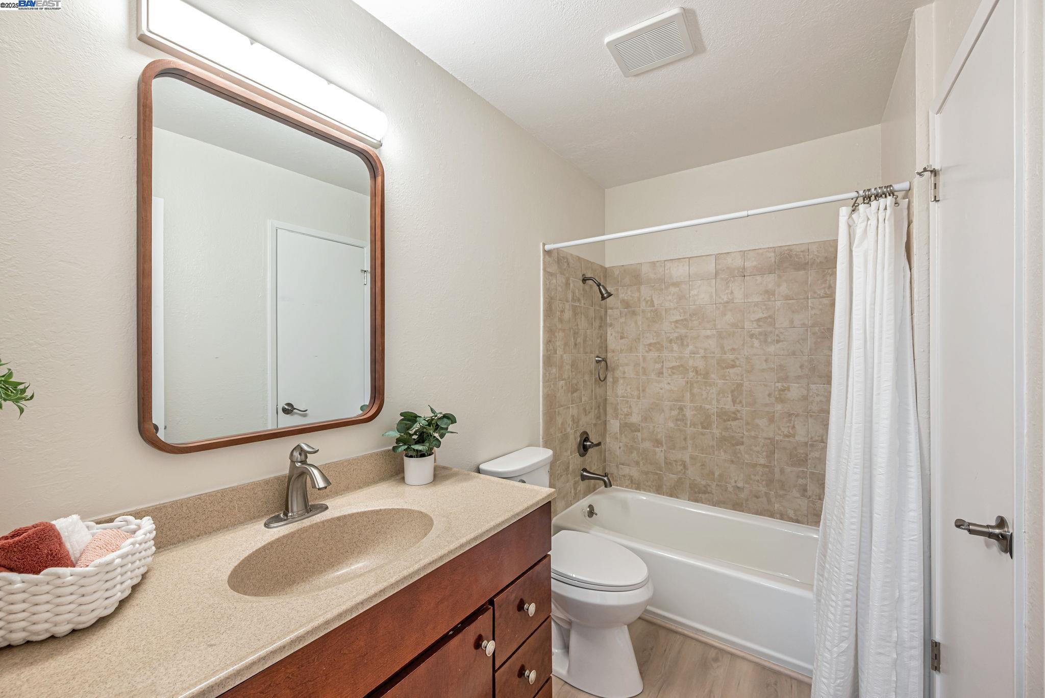 Detail Gallery Image 19 of 28 For 2751 Duhallow Way, South San Francisco,  CA 94080 - 3 Beds | 1/1 Baths