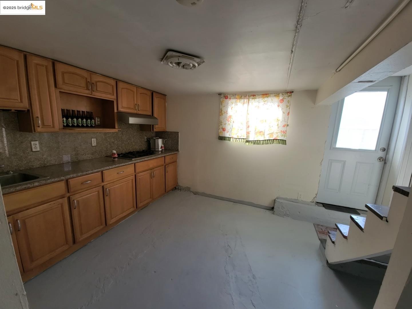 Detail Gallery Image 15 of 26 For 814 Schwerin St, Daly City,  CA 94014 - 4 Beds | 2 Baths