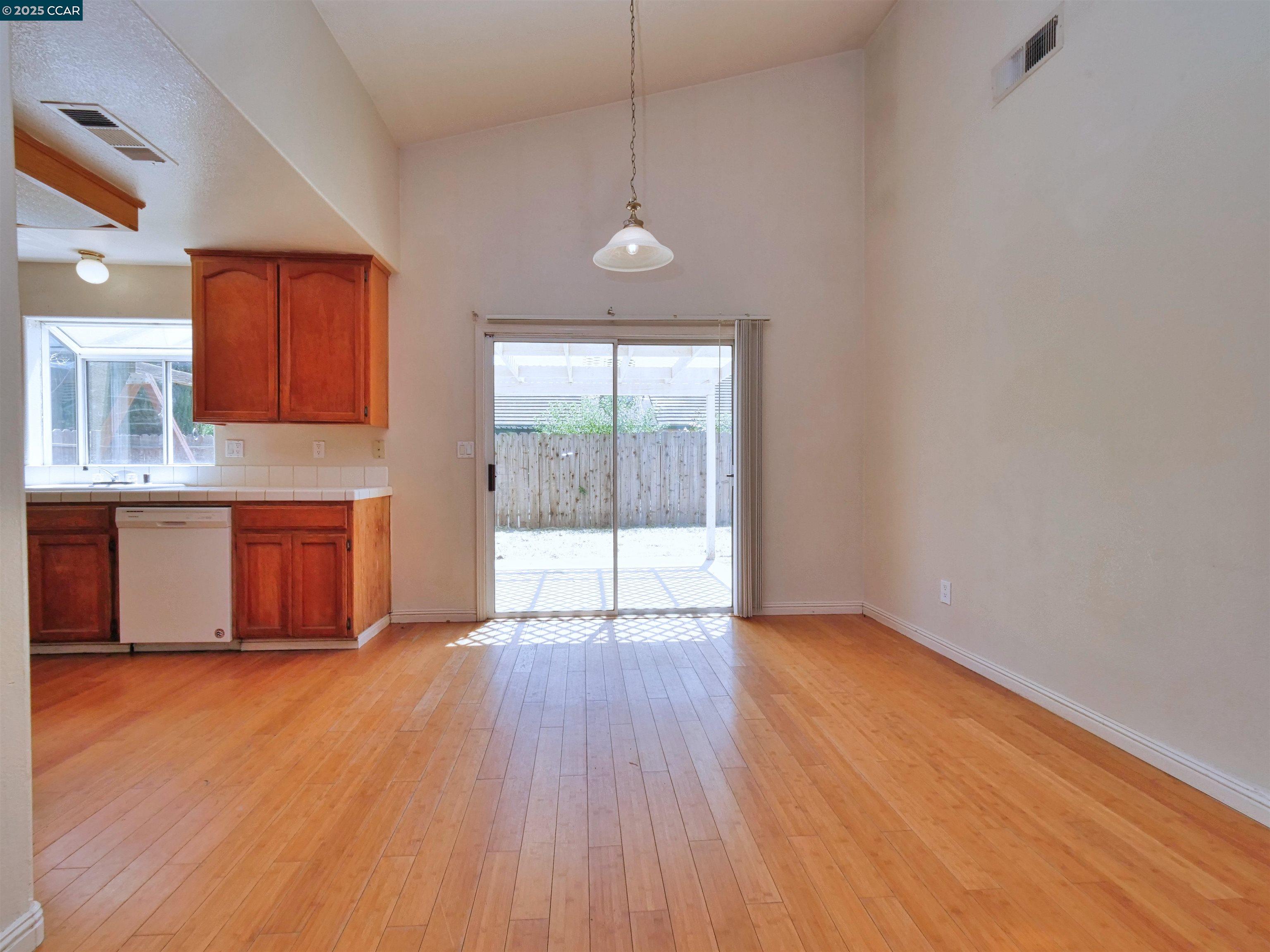 Detail Gallery Image 13 of 60 For 4300 Cannington Lane, Salida,  CA 95368-9726 - 4 Beds | 2 Baths