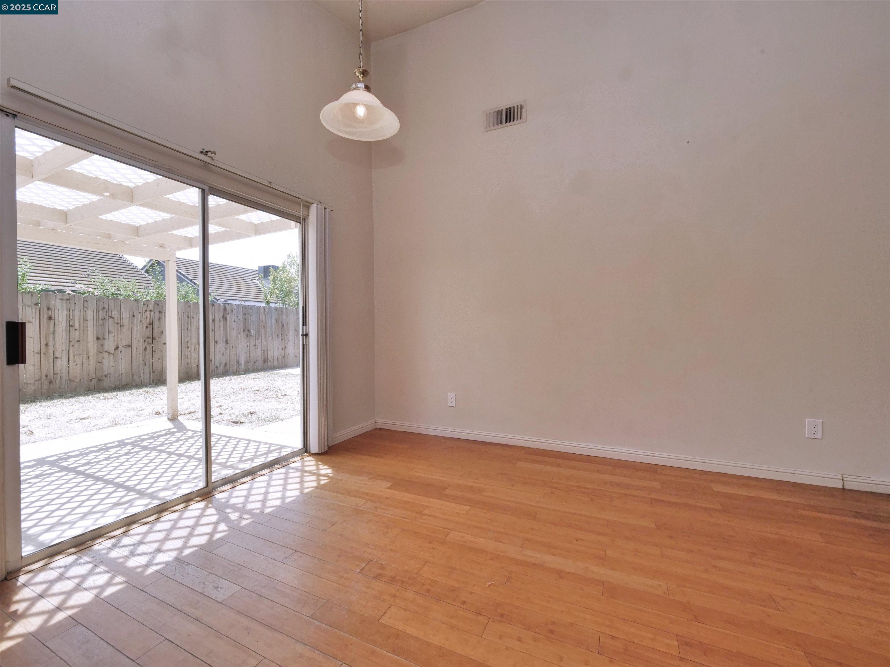Detail Gallery Image 18 of 60 For 4300 Cannington Lane, Salida,  CA 95368-9726 - 4 Beds | 2 Baths