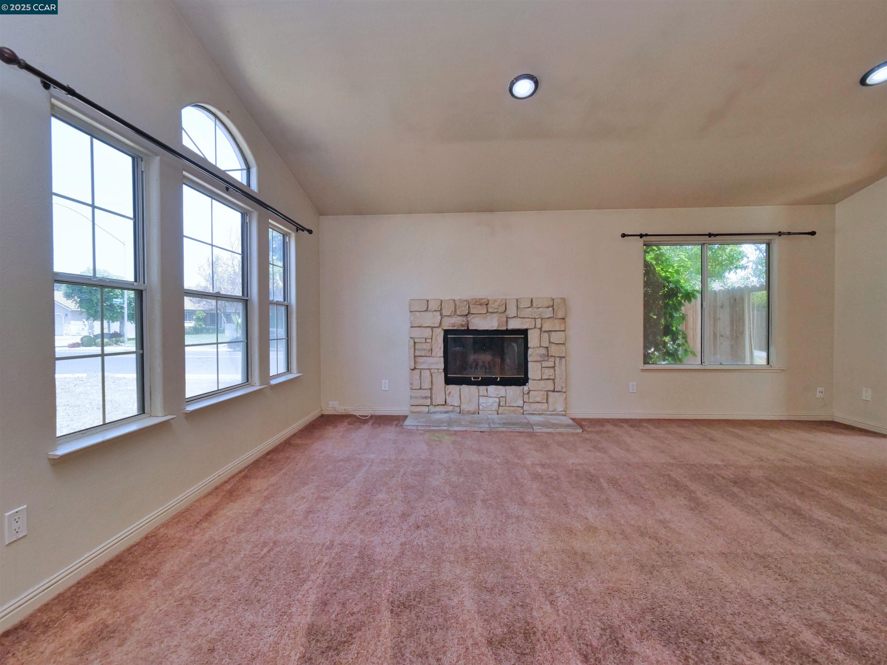 Detail Gallery Image 9 of 60 For 4300 Cannington Lane, Salida,  CA 95368-9726 - 4 Beds | 2 Baths