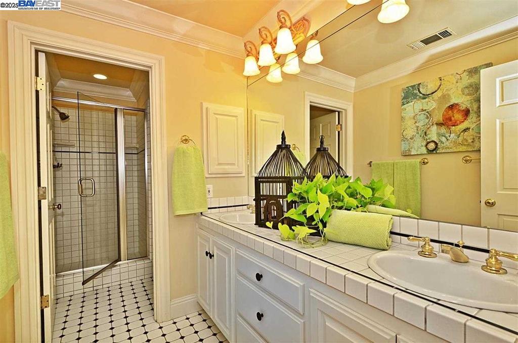 Detail Gallery Image 9 of 17 For 5045 Blackhawk Dr., Danville,  CA 94506 - 4 Beds | 3 Baths
