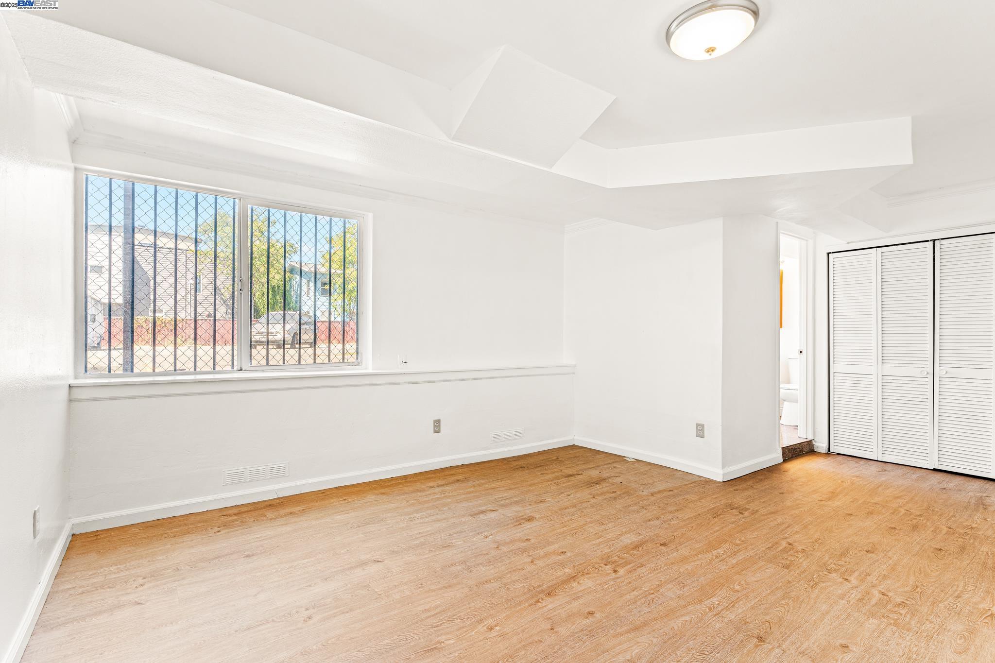 Detail Gallery Image 27 of 49 For 1015 82nd Ave, Oakland,  CA 94621 - 5 Beds | 3 Baths