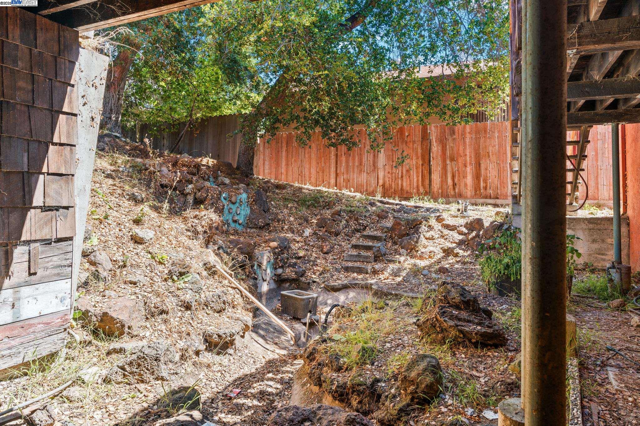 Detail Gallery Image 41 of 49 For 1015 82nd Ave, Oakland,  CA 94621 - 5 Beds | 3 Baths