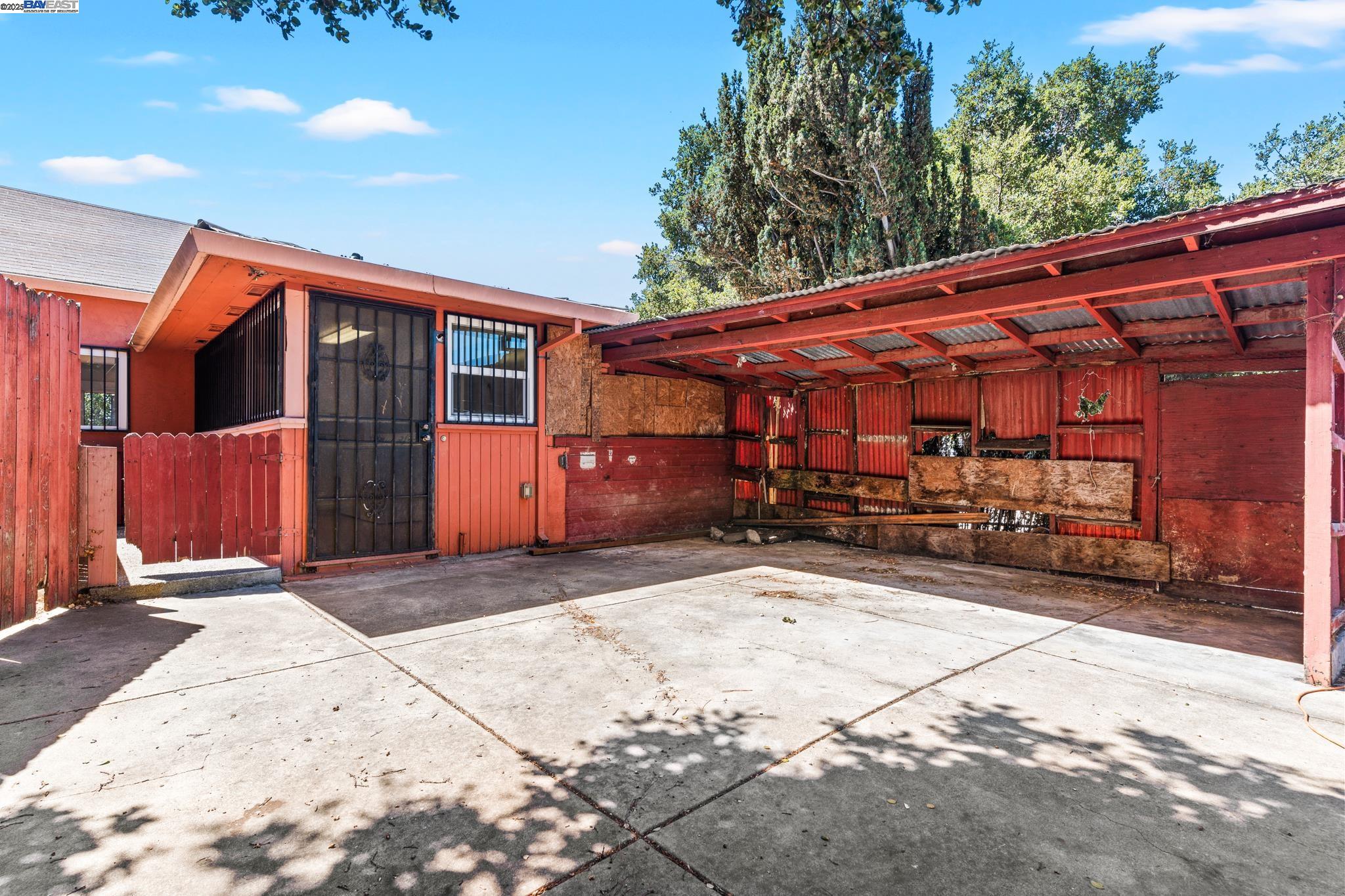 Detail Gallery Image 44 of 49 For 1015 82nd Ave, Oakland,  CA 94621 - 5 Beds | 3 Baths