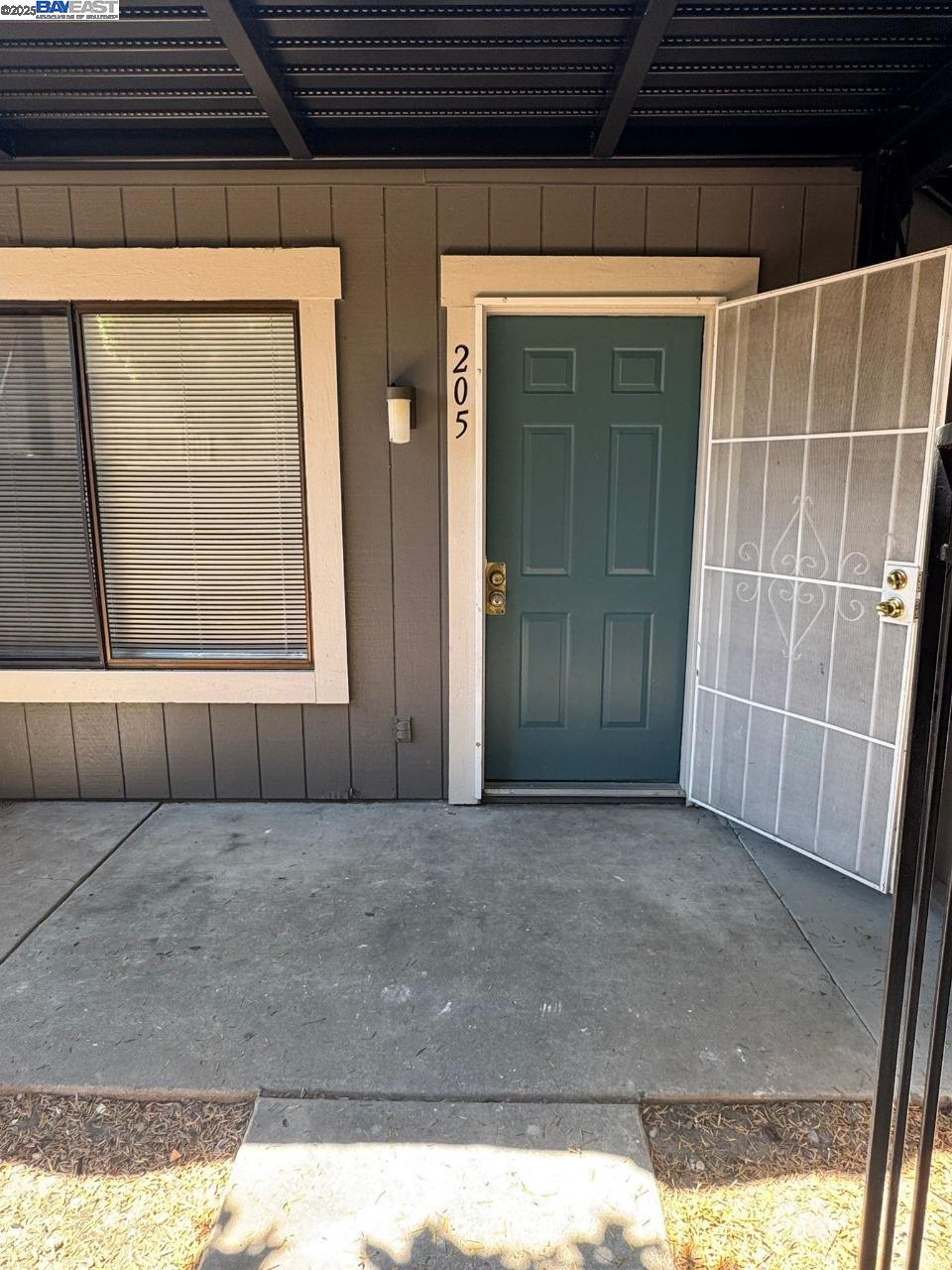 Detail Gallery Image 1 of 12 For 205 Ladera Plz, Union City,  CA 94587 - 2 Beds | 1 Baths