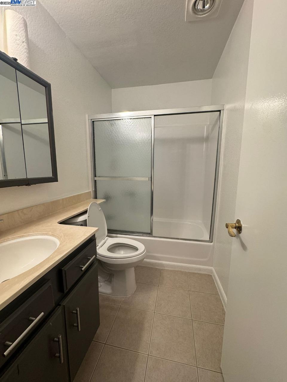 Detail Gallery Image 2 of 12 For 205 Ladera Plz, Union City,  CA 94587 - 2 Beds | 1 Baths