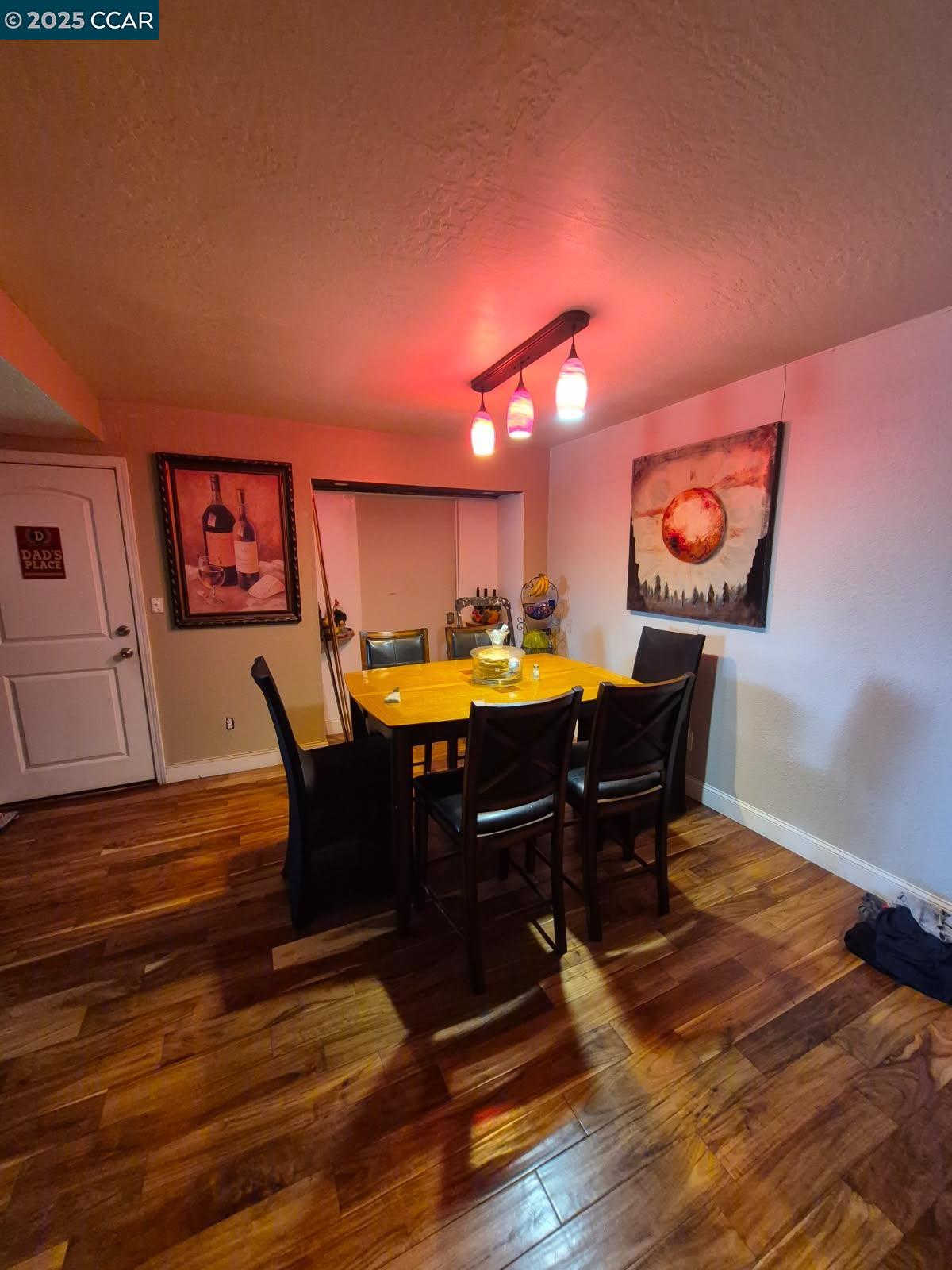 Detail Gallery Image 7 of 14 For 3040 Maplenut Ave., Modesto,  CA 95350 - 5 Beds | 2 Baths