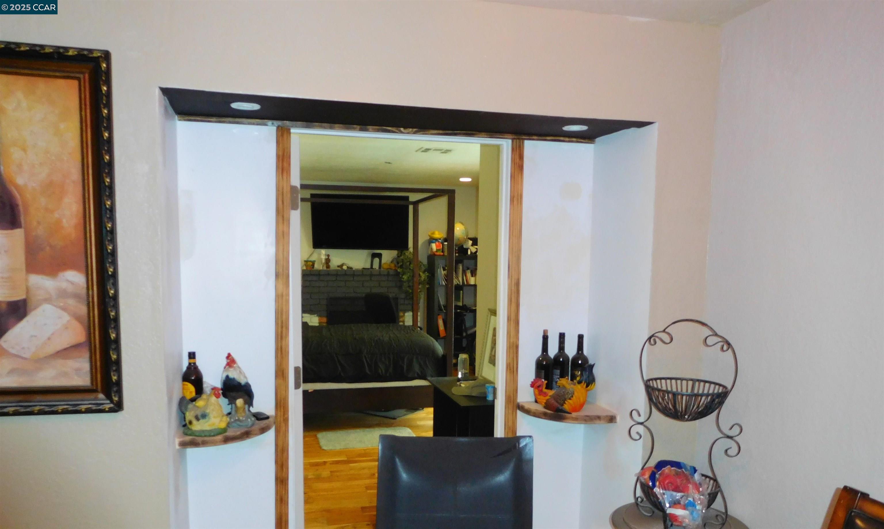 Detail Gallery Image 8 of 14 For 3040 Maplenut Ave., Modesto,  CA 95350 - 5 Beds | 2 Baths