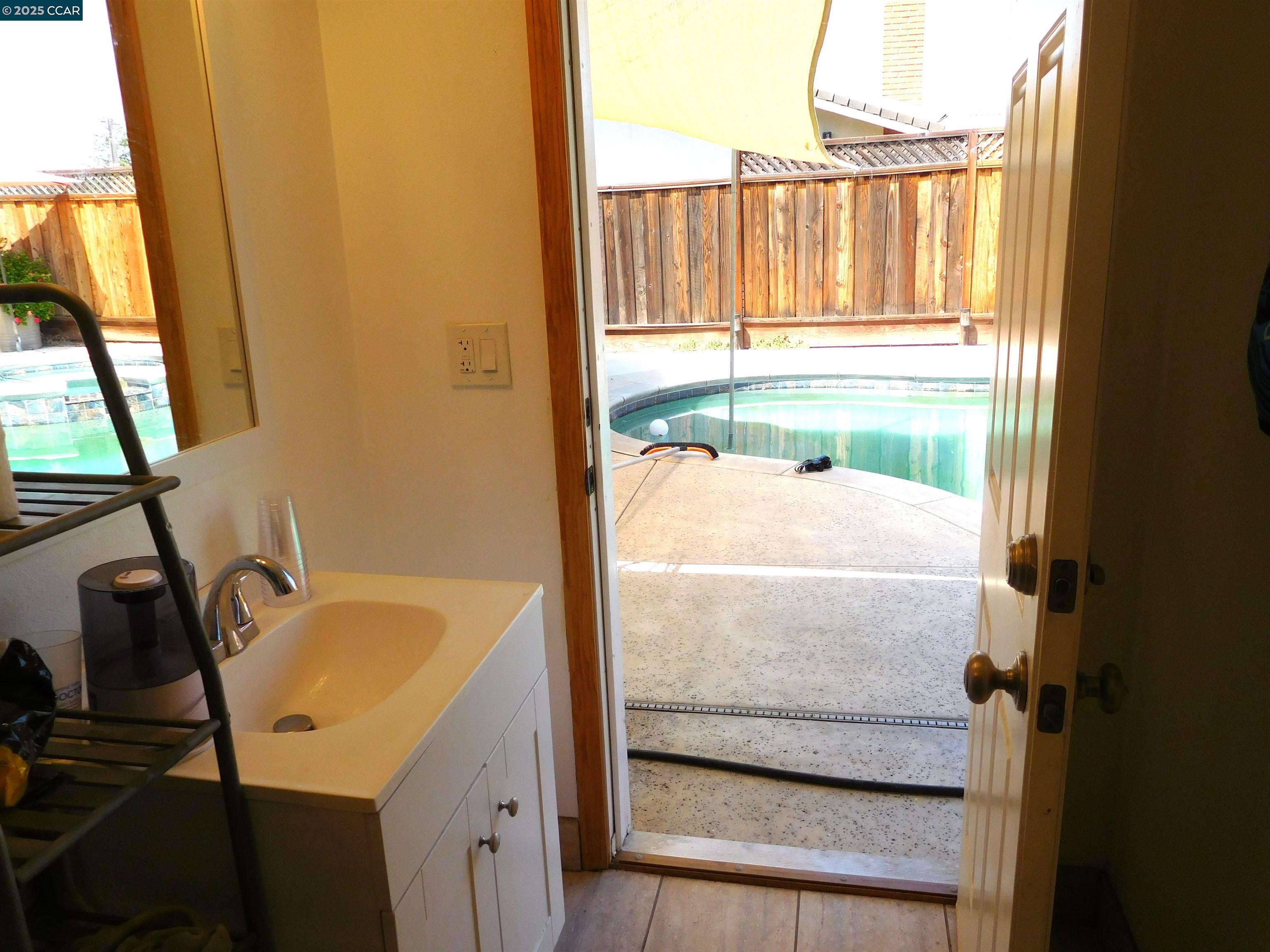 Detail Gallery Image 10 of 13 For 3040 Maplenut Ave., Modesto,  CA 95350 - 4 Beds | 2 Baths