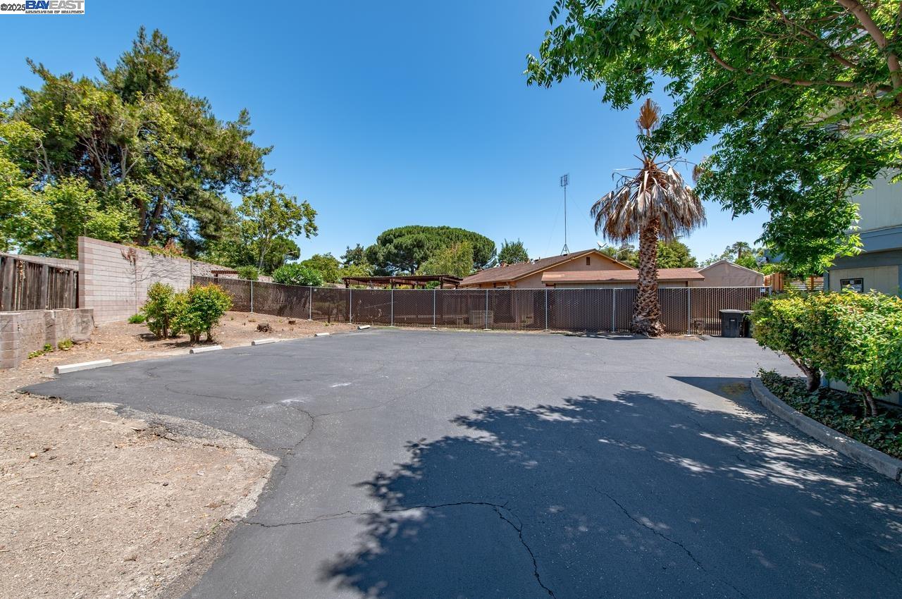 4327 Fairlands Dr, Pleasanton, California 94588, ,Commercial Sale,For Sale,4327 Fairlands Dr,41106686