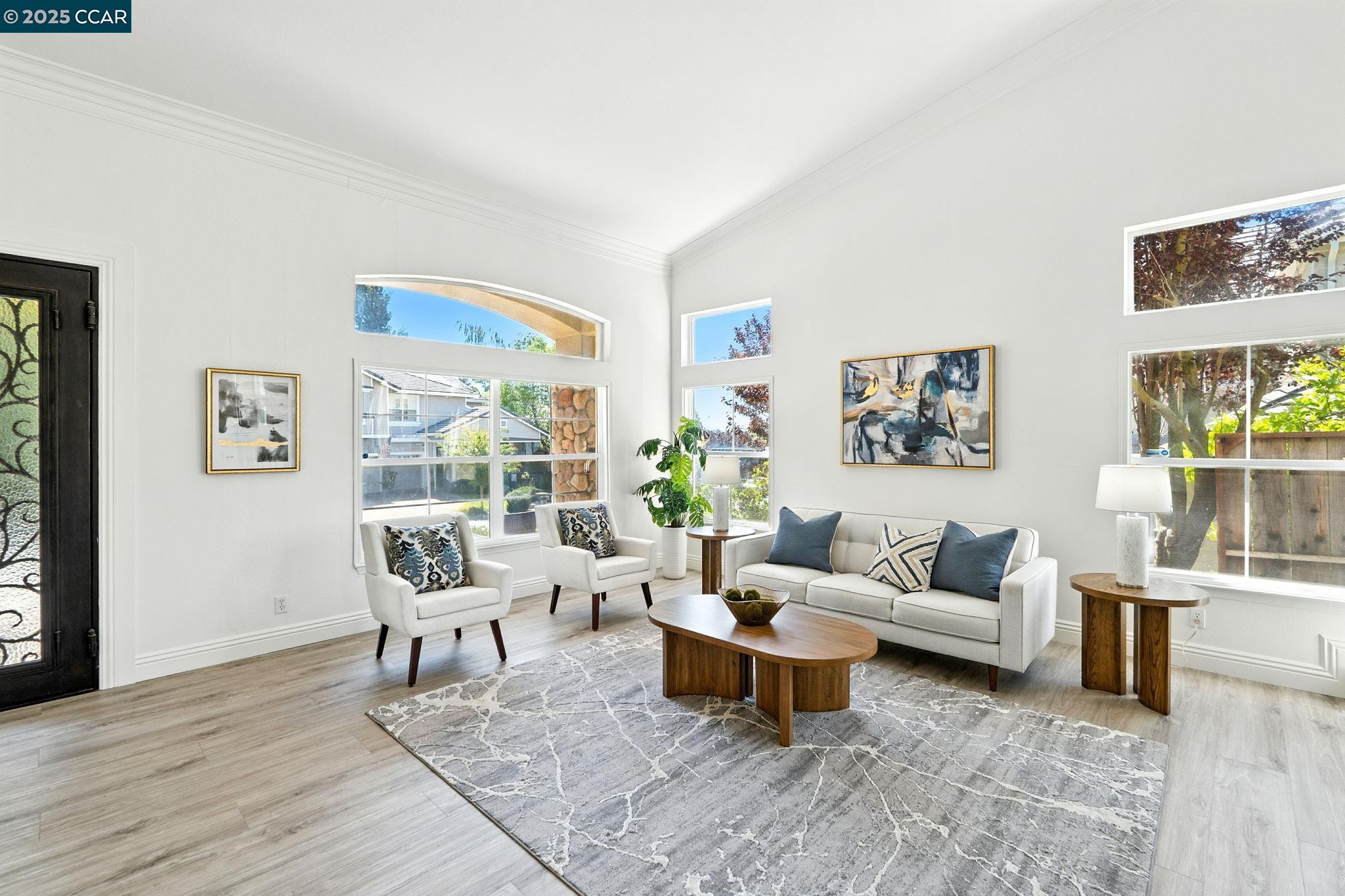 Detail Gallery Image 2 of 55 For 1023 Pebble Beach Dr, Clayton,  CA 94517 - 5 Beds | 3/1 Baths