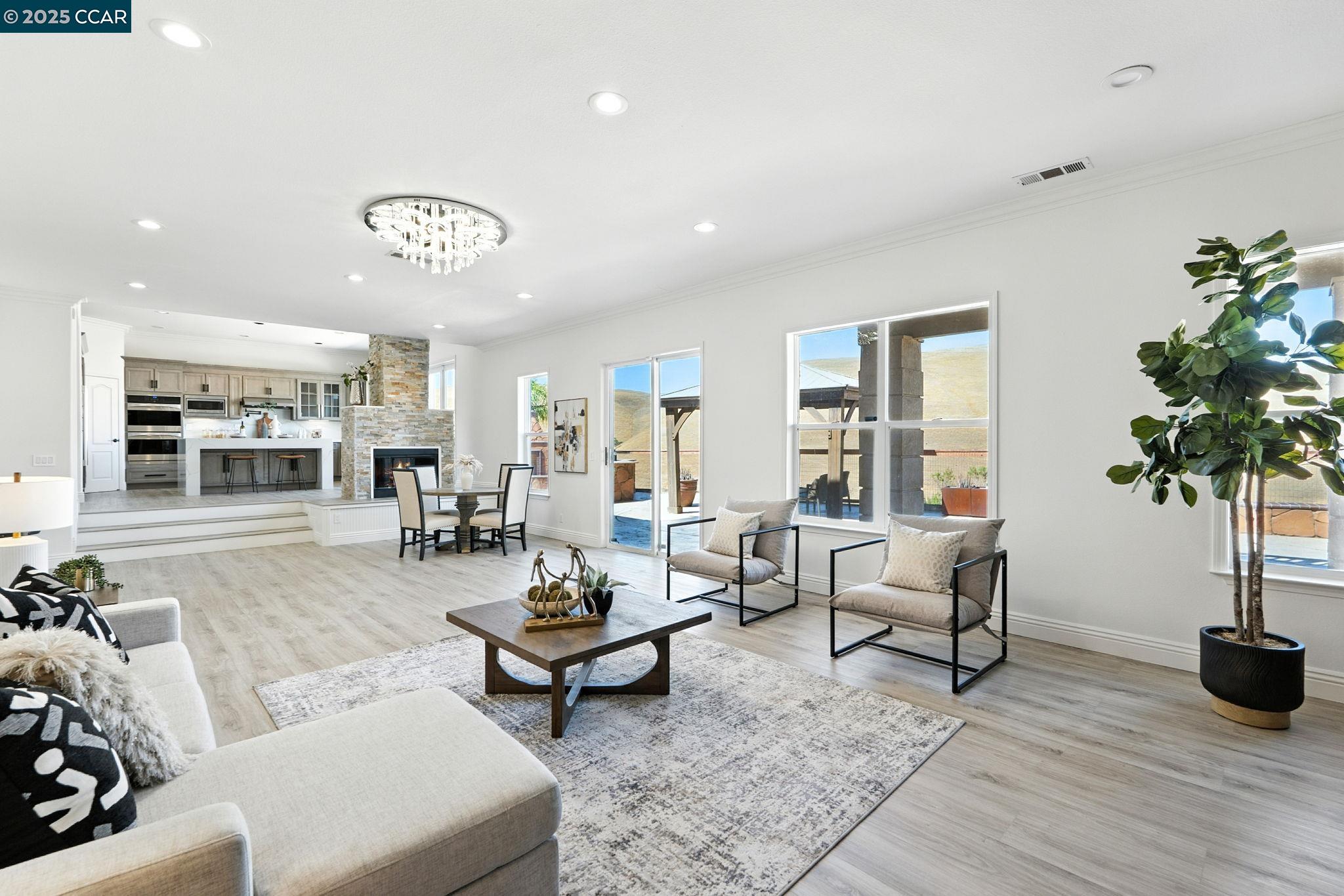 Detail Gallery Image 17 of 55 For 1023 Pebble Beach Dr, Clayton,  CA 94517 - 5 Beds | 3/1 Baths