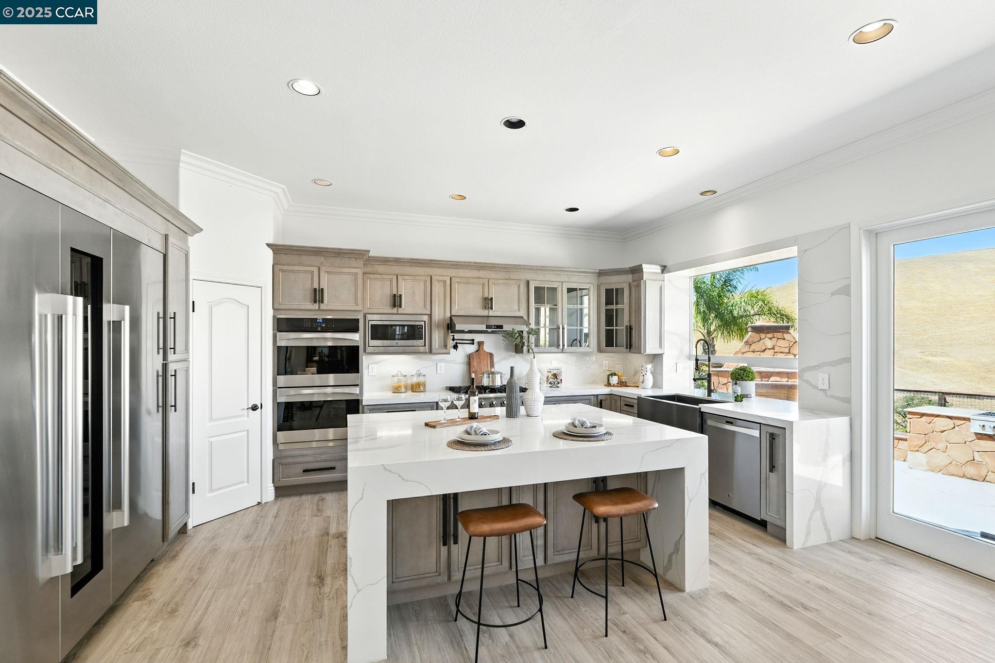 Detail Gallery Image 8 of 55 For 1023 Pebble Beach Dr, Clayton,  CA 94517 - 5 Beds | 3/1 Baths
