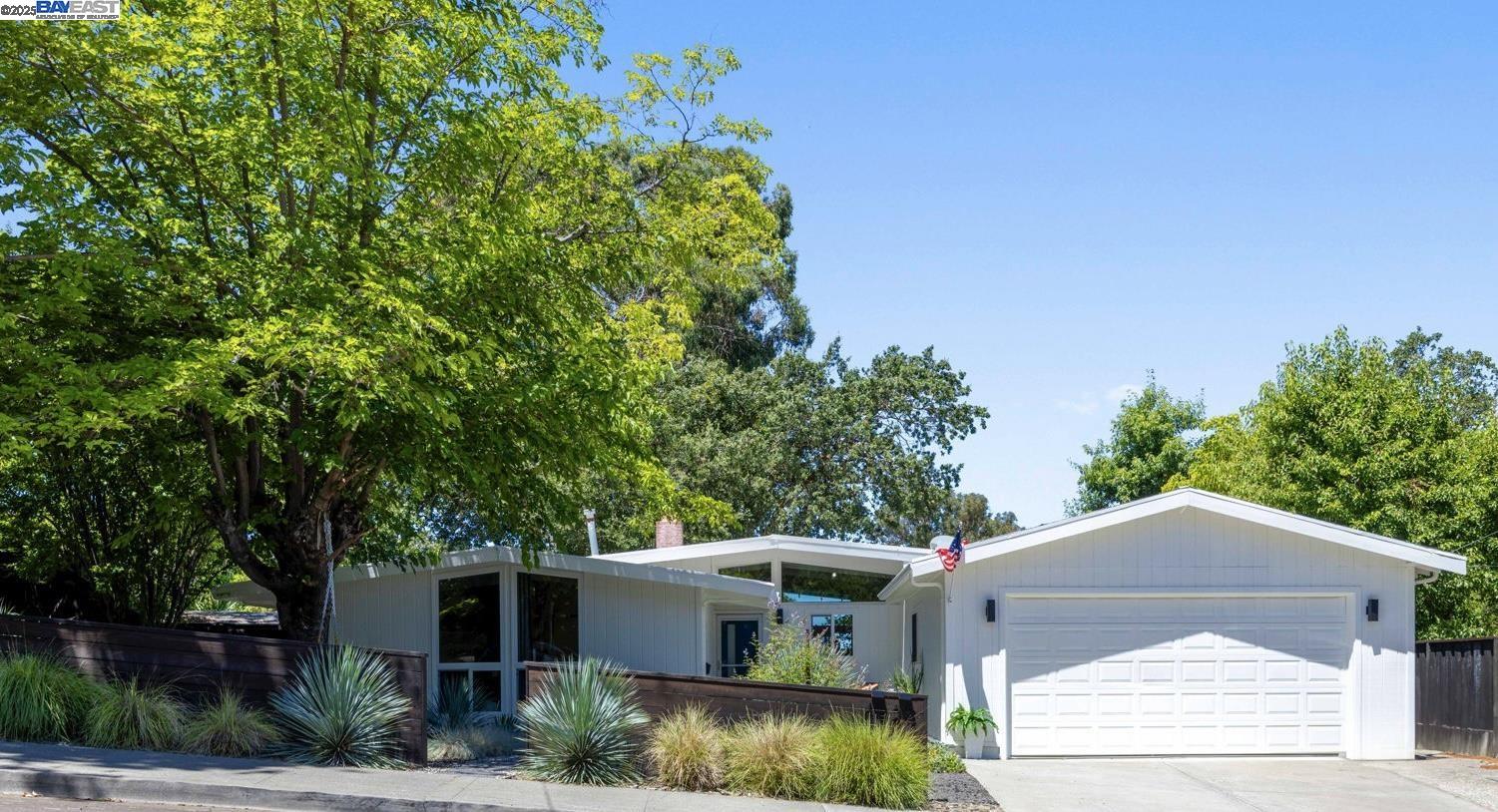 Front Image Thumbnail for BE41106692