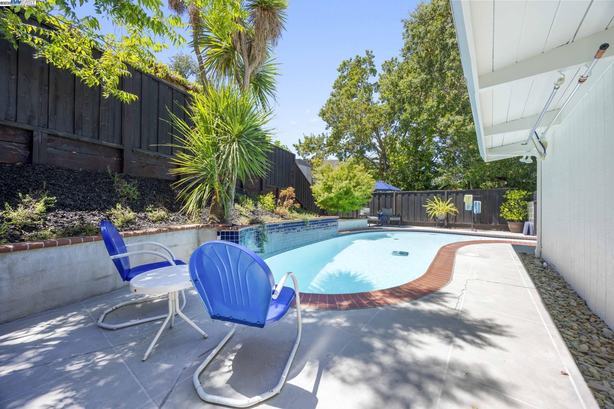 4525 Entrada Ct, Pleasanton, California 94566, 3 Bedrooms Bedrooms, 7 Rooms Rooms,2 BathroomsBathrooms,Residential,For Sale,4525 Entrada Ct,41106692