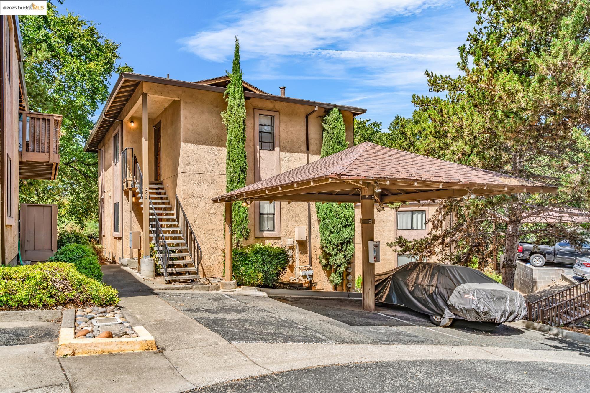 301 Country View Ln, Pleasant Hill, California 94523, ,Residential Income,For Sale,301 Country View Ln,41106696