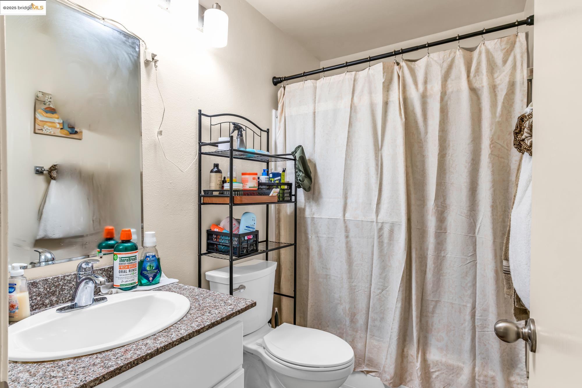 301 Country View Ln, Pleasant Hill, California 94523, ,Residential Income,For Sale,301 Country View Ln,41106696