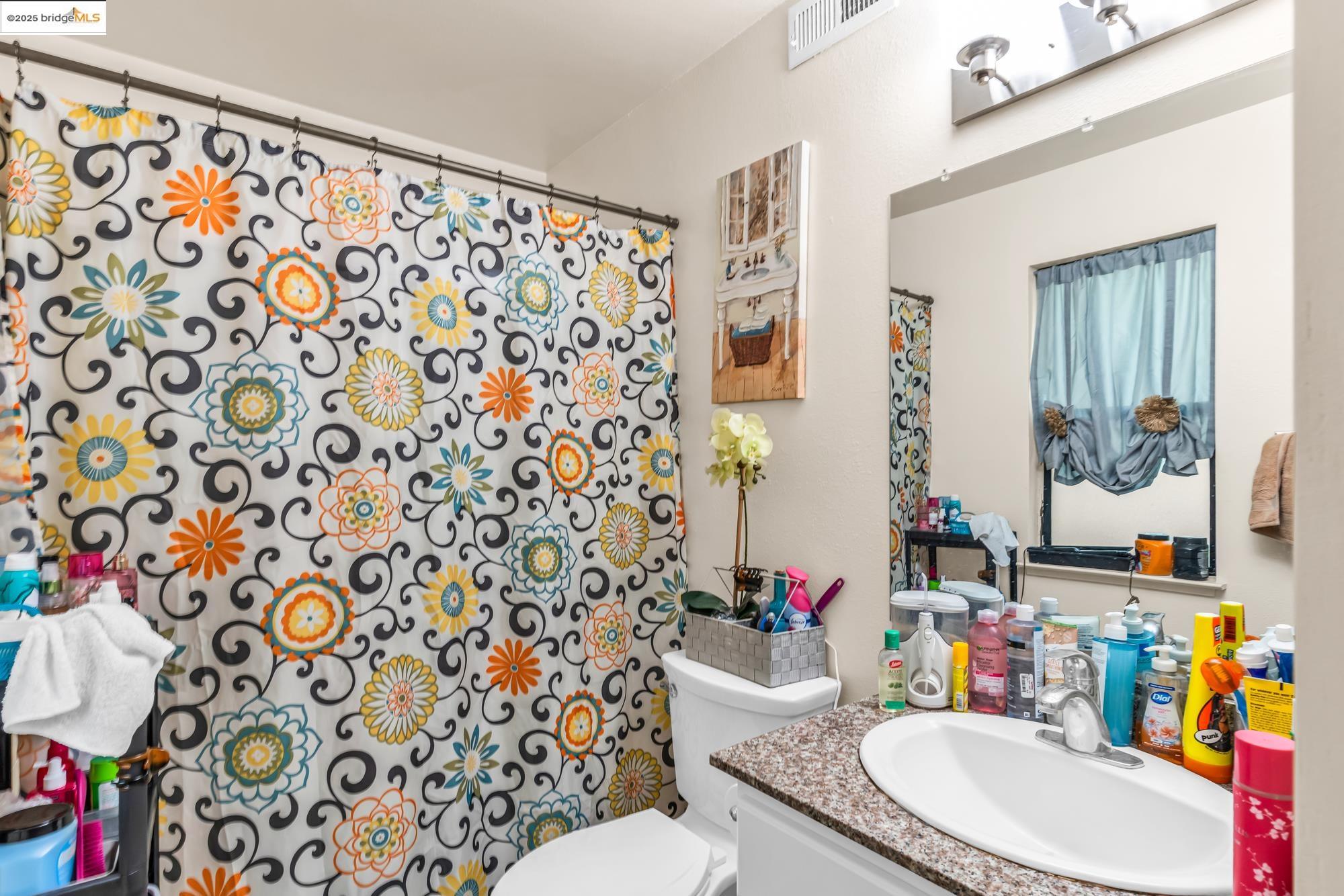 301 Country View Ln, Pleasant Hill, California 94523, ,Residential Income,For Sale,301 Country View Ln,41106696