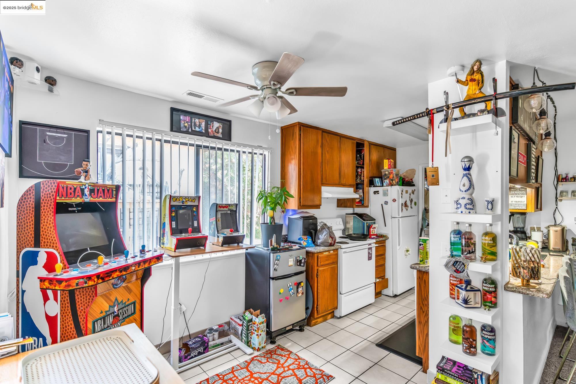 301 Country View Ln, Pleasant Hill, California 94523, ,Residential Income,For Sale,301 Country View Ln,41106696