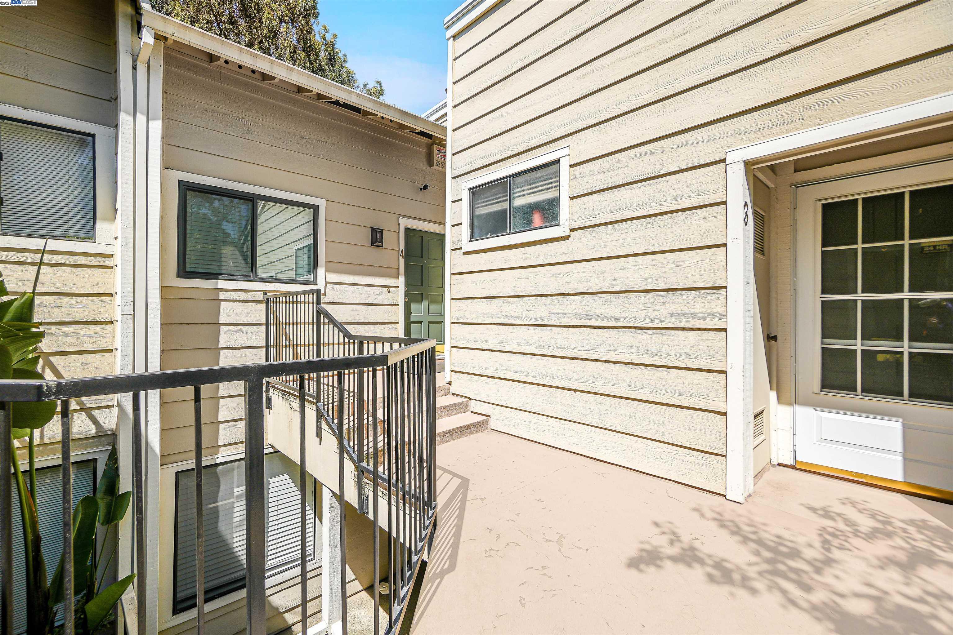 2437 Saint Helena Dr # 4, Hayward, California 94542, 2 Bedrooms Bedrooms, 4 Rooms Rooms,1 BathroomBathrooms,Residential,For Sale,2437 Saint Helena Dr # 4,41106698