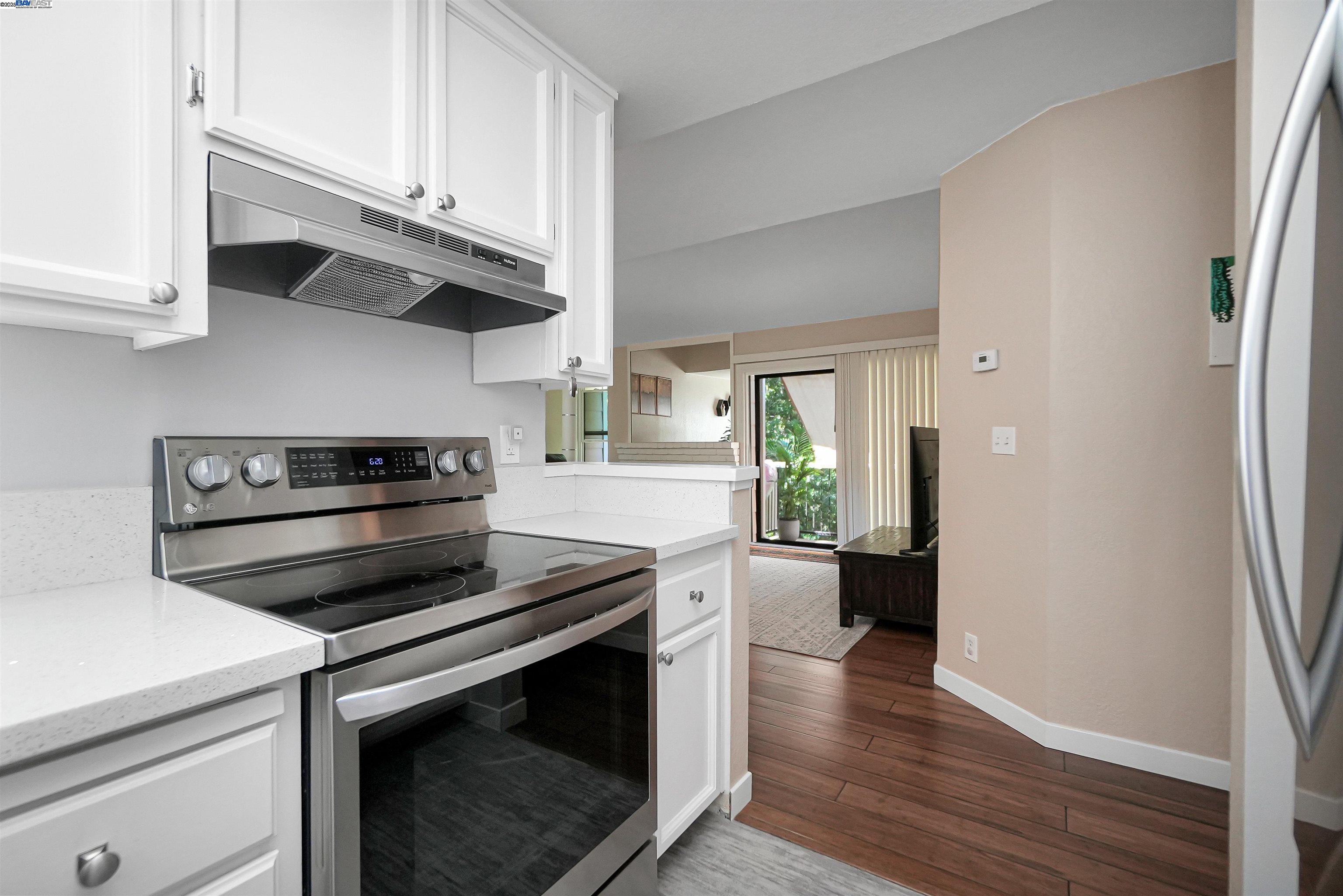 2437 Saint Helena Dr # 4, Hayward, California 94542, 2 Bedrooms Bedrooms, 4 Rooms Rooms,1 BathroomBathrooms,Residential,For Sale,2437 Saint Helena Dr # 4,41106698