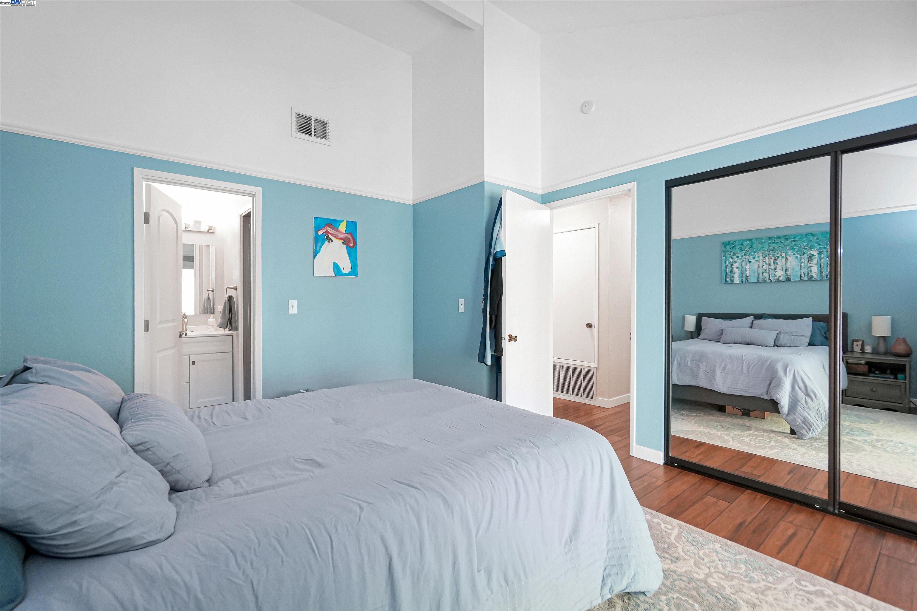 2437 Saint Helena Dr # 4, Hayward, California 94542, 2 Bedrooms Bedrooms, 4 Rooms Rooms,1 BathroomBathrooms,Residential,For Sale,2437 Saint Helena Dr # 4,41106698