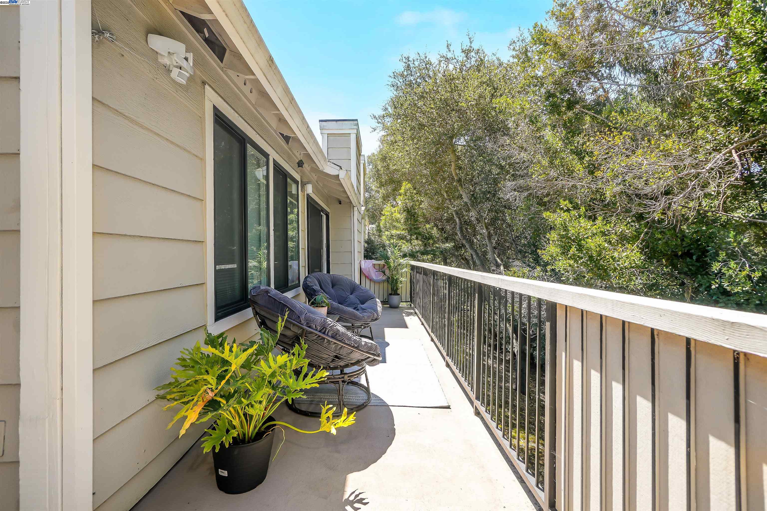 2437 Saint Helena Dr # 4, Hayward, California 94542, 2 Bedrooms Bedrooms, 4 Rooms Rooms,1 BathroomBathrooms,Residential,For Sale,2437 Saint Helena Dr # 4,41106698