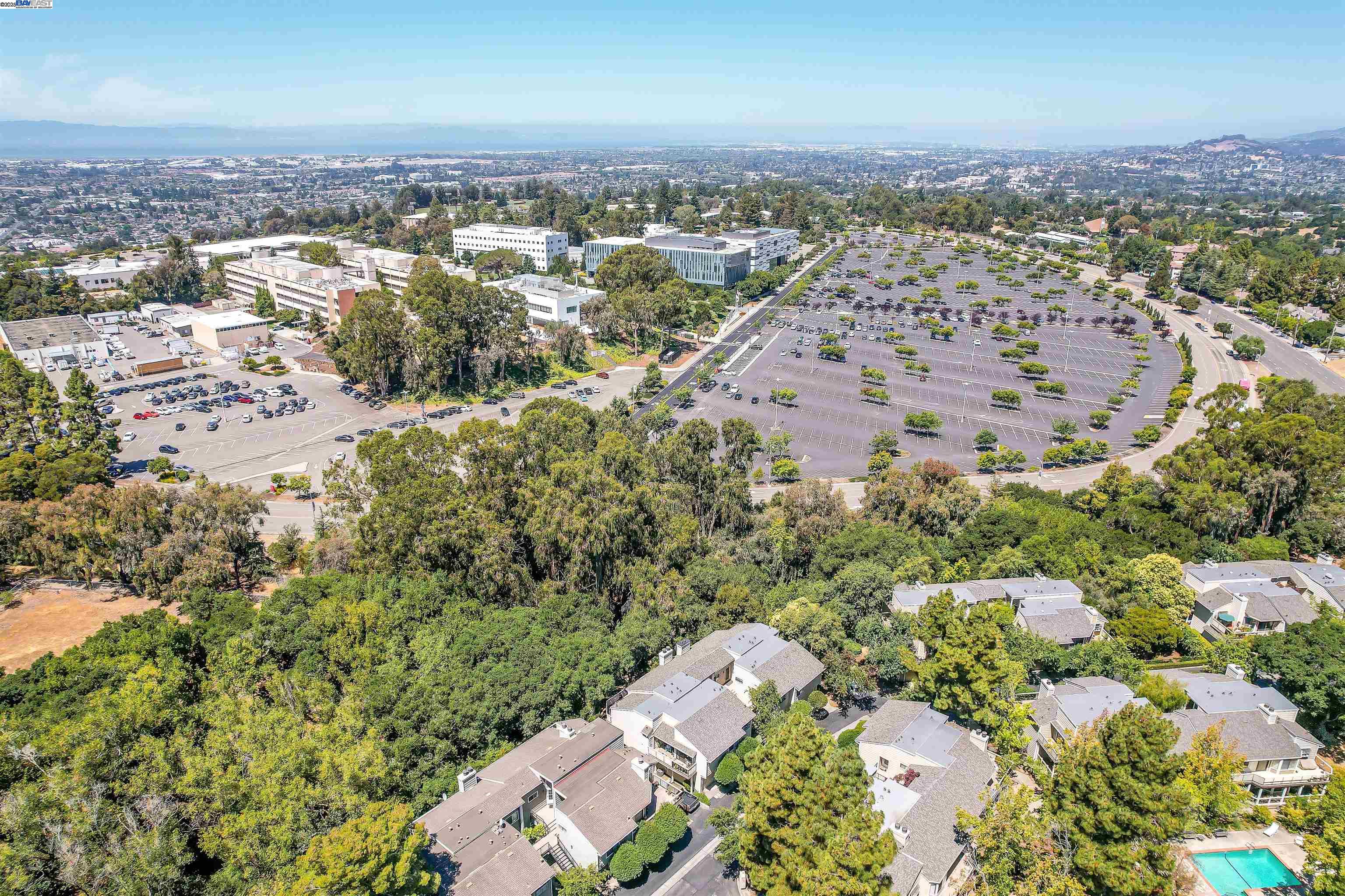 2437 Saint Helena Dr # 4, Hayward, California 94542, 2 Bedrooms Bedrooms, 4 Rooms Rooms,1 BathroomBathrooms,Residential,For Sale,2437 Saint Helena Dr # 4,41106698