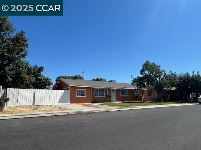 1105 Latimer Ave, Modesto, California 95351, 4 Bedrooms Bedrooms, 5 Rooms Rooms,2 BathroomsBathrooms,Residential,For Sale,1105 Latimer Ave,41106701