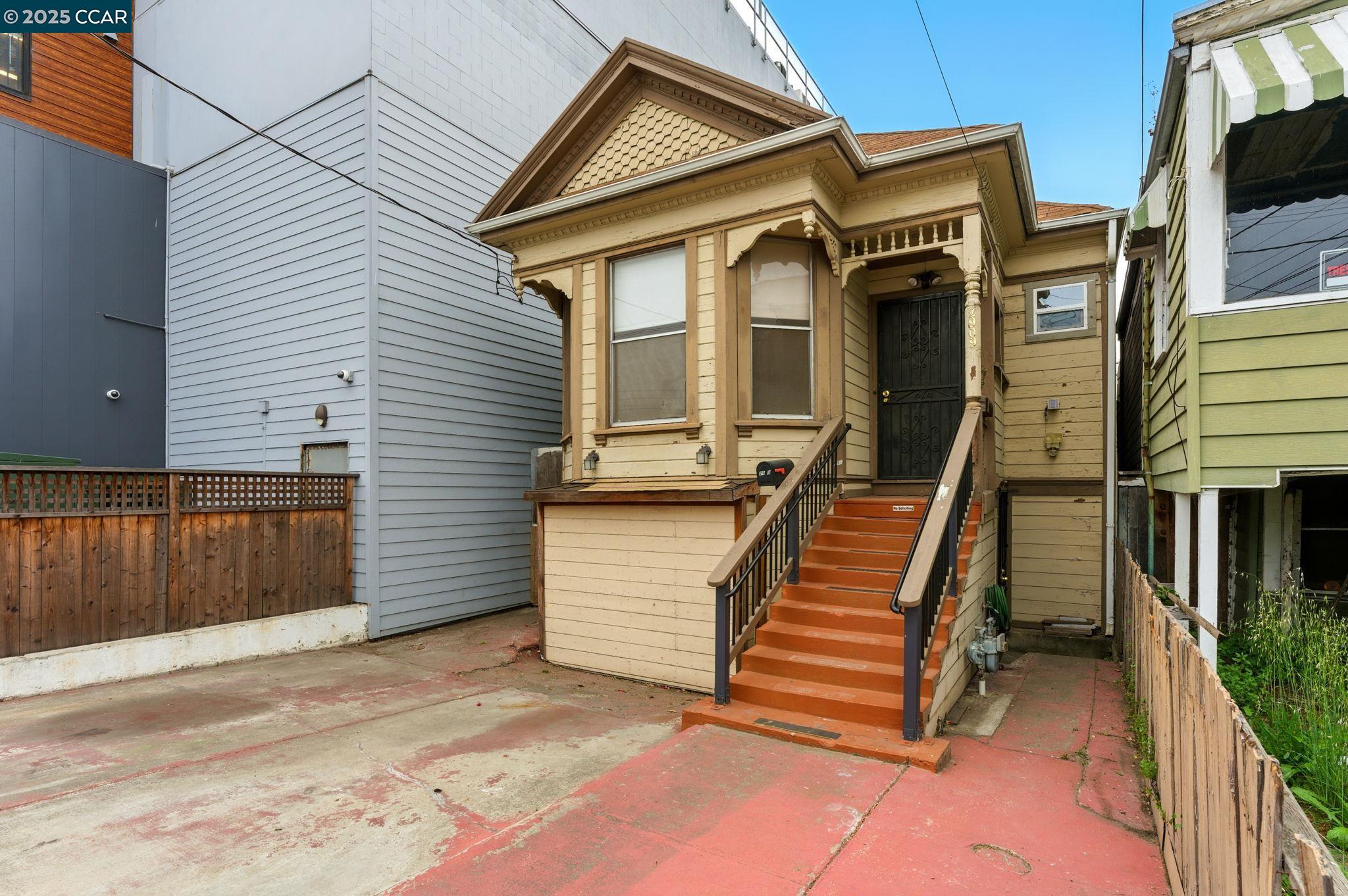 2909 Union St, Oakland, California 94608, 3 Bedrooms Bedrooms, 4 Rooms Rooms,2 BathroomsBathrooms,Residential,For Sale,2909 Union St,41106707