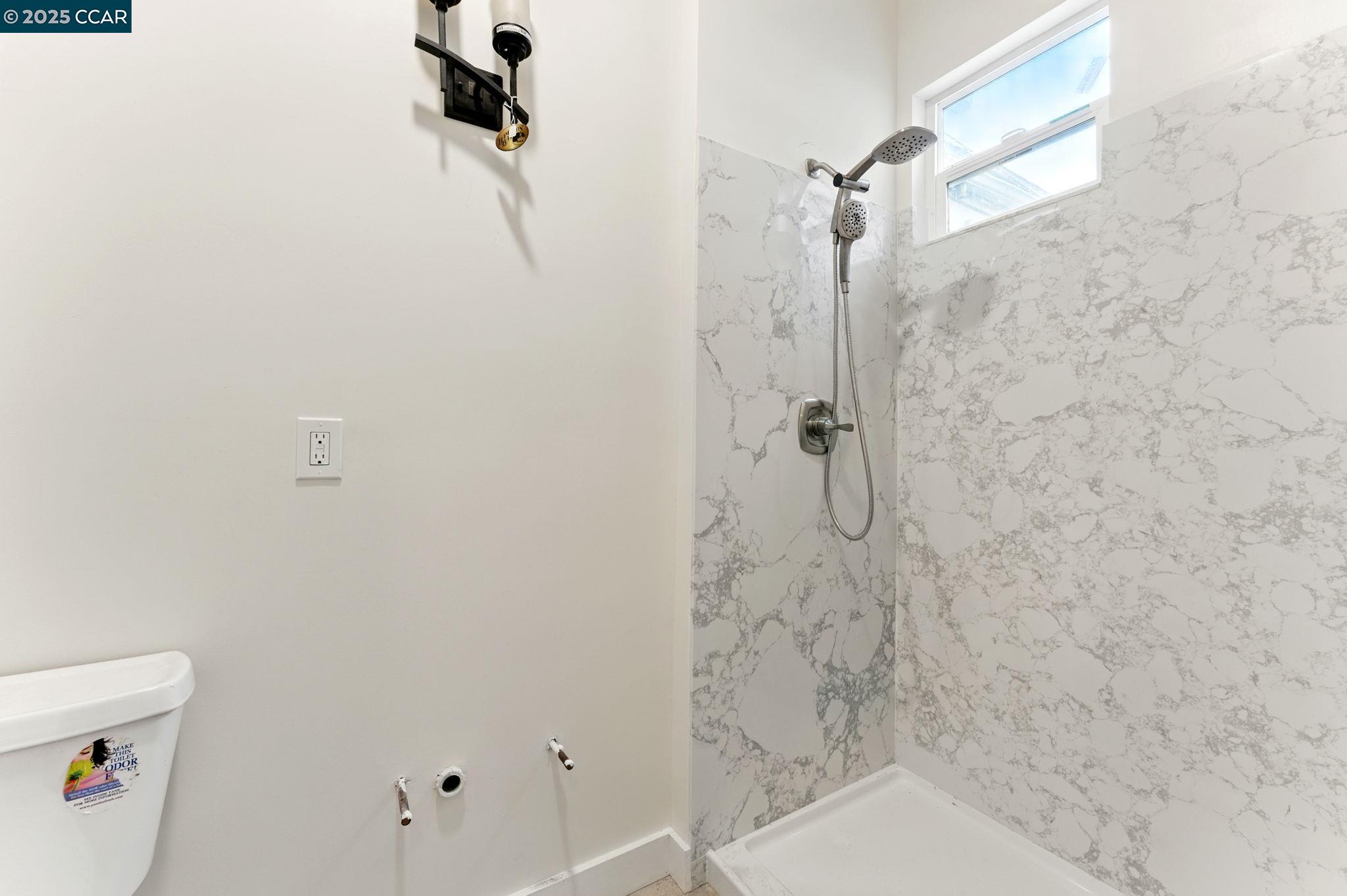 2909 Union St, Oakland, California 94608, 3 Bedrooms Bedrooms, 4 Rooms Rooms,2 BathroomsBathrooms,Residential,For Sale,2909 Union St,41106707