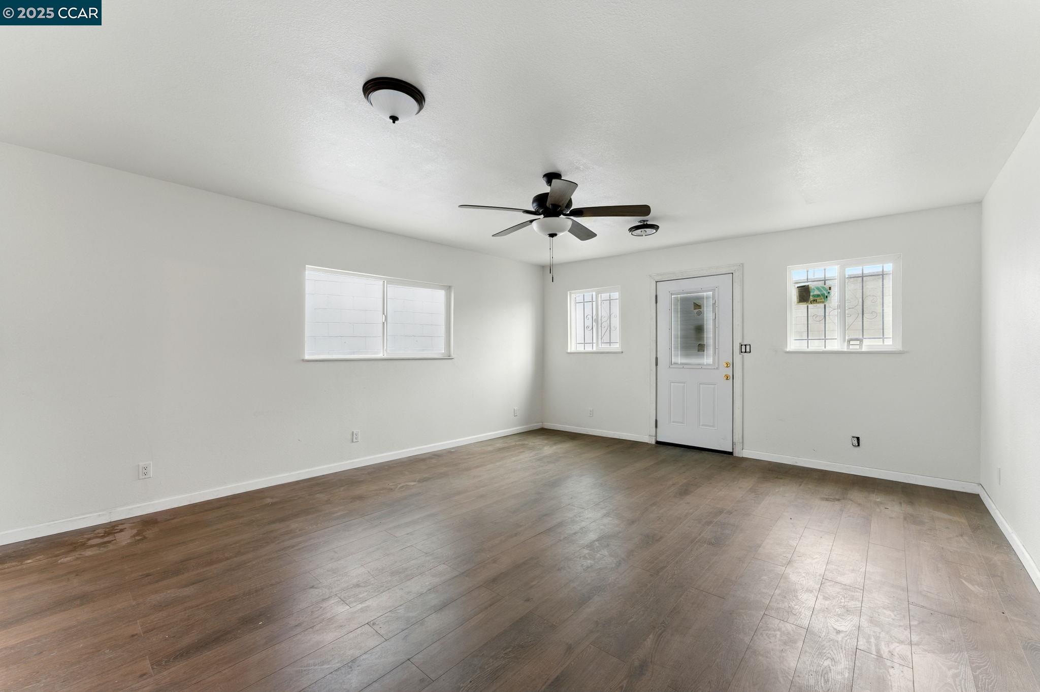 2909 Union St, Oakland, California 94608, 3 Bedrooms Bedrooms, 4 Rooms Rooms,2 BathroomsBathrooms,Residential,For Sale,2909 Union St,41106707