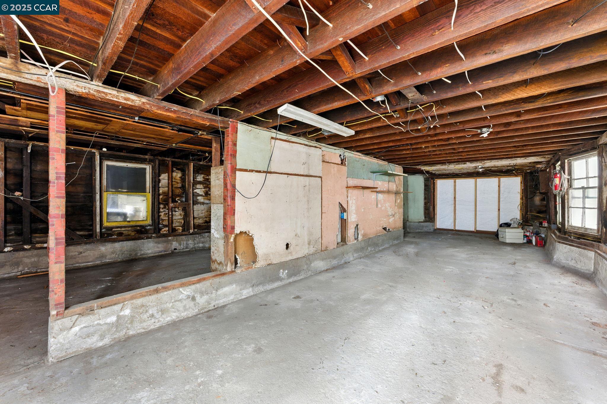 2909 Union St, Oakland, California 94608, 3 Bedrooms Bedrooms, 4 Rooms Rooms,2 BathroomsBathrooms,Residential,For Sale,2909 Union St,41106707