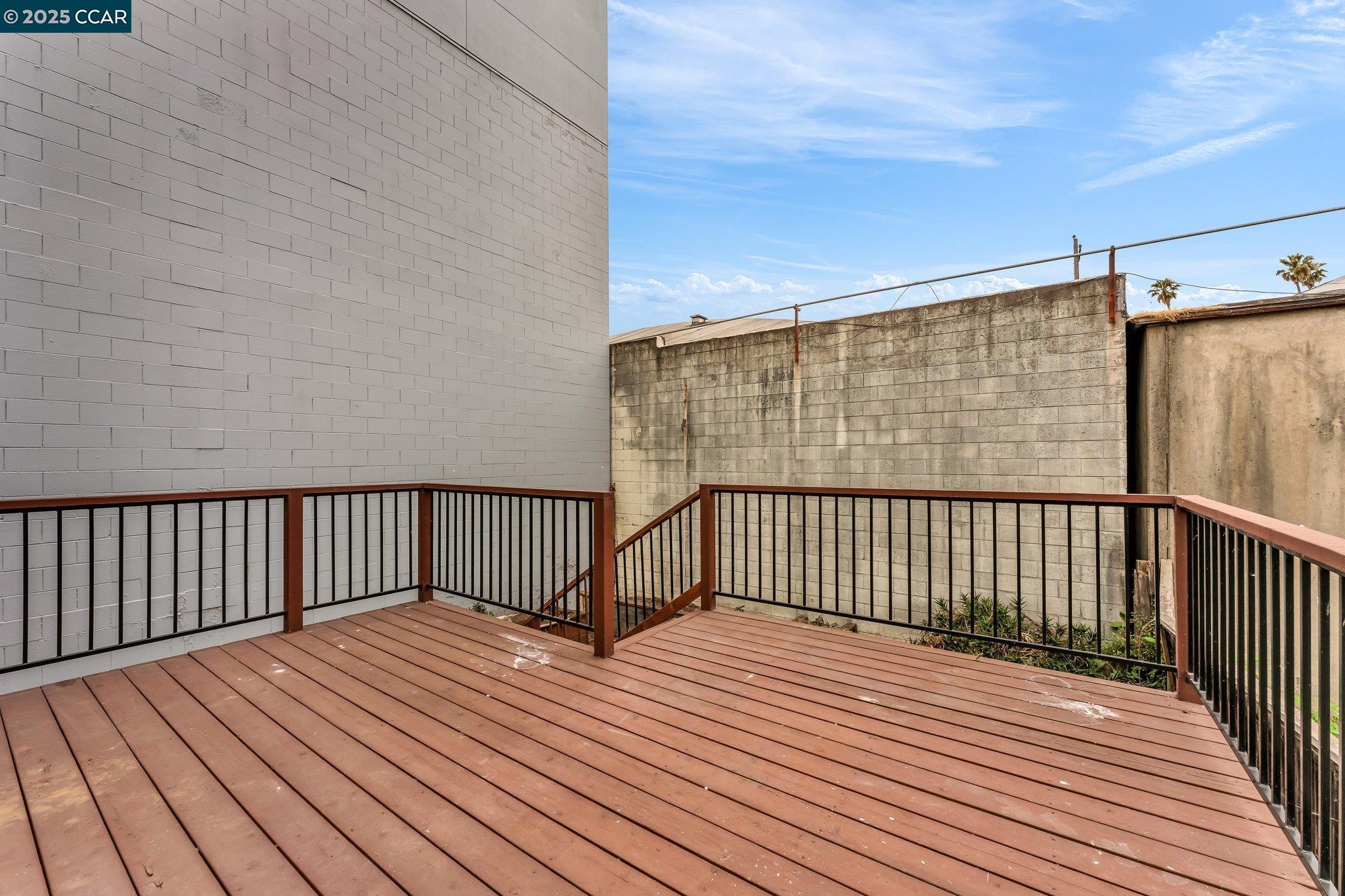 2909 Union St, Oakland, California 94608, 3 Bedrooms Bedrooms, 4 Rooms Rooms,2 BathroomsBathrooms,Residential,For Sale,2909 Union St,41106707