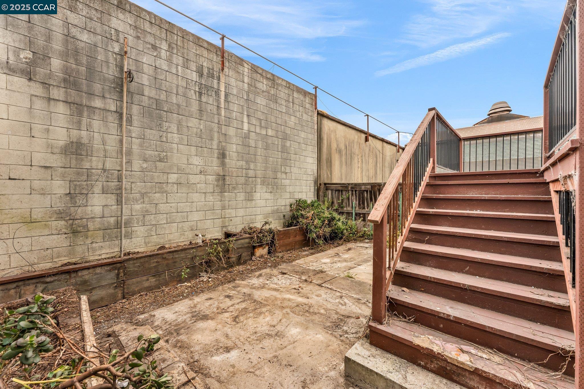 2909 Union St, Oakland, California 94608, 3 Bedrooms Bedrooms, 4 Rooms Rooms,2 BathroomsBathrooms,Residential,For Sale,2909 Union St,41106707