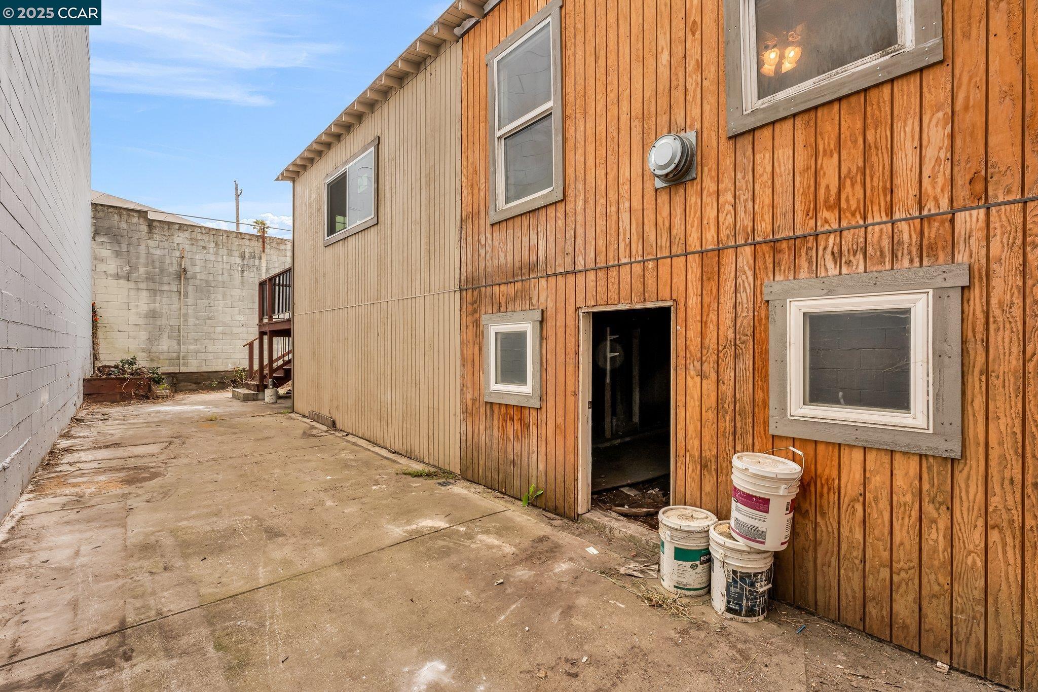 2909 Union St, Oakland, California 94608, 3 Bedrooms Bedrooms, 4 Rooms Rooms,2 BathroomsBathrooms,Residential,For Sale,2909 Union St,41106707