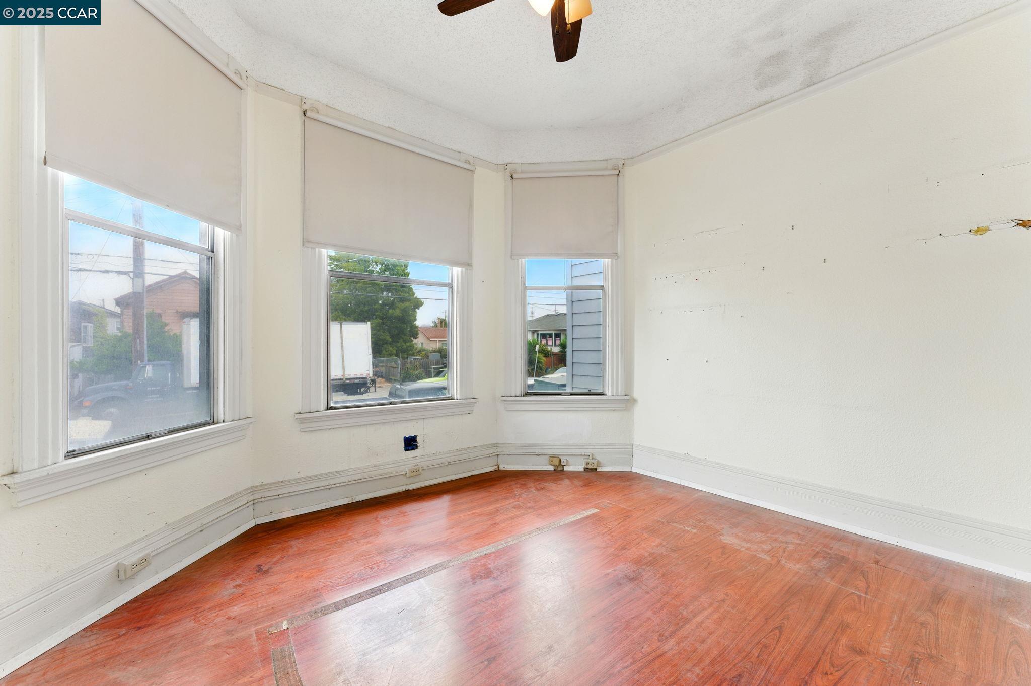 2909 Union St, Oakland, California 94608, 3 Bedrooms Bedrooms, 4 Rooms Rooms,2 BathroomsBathrooms,Residential,For Sale,2909 Union St,41106707