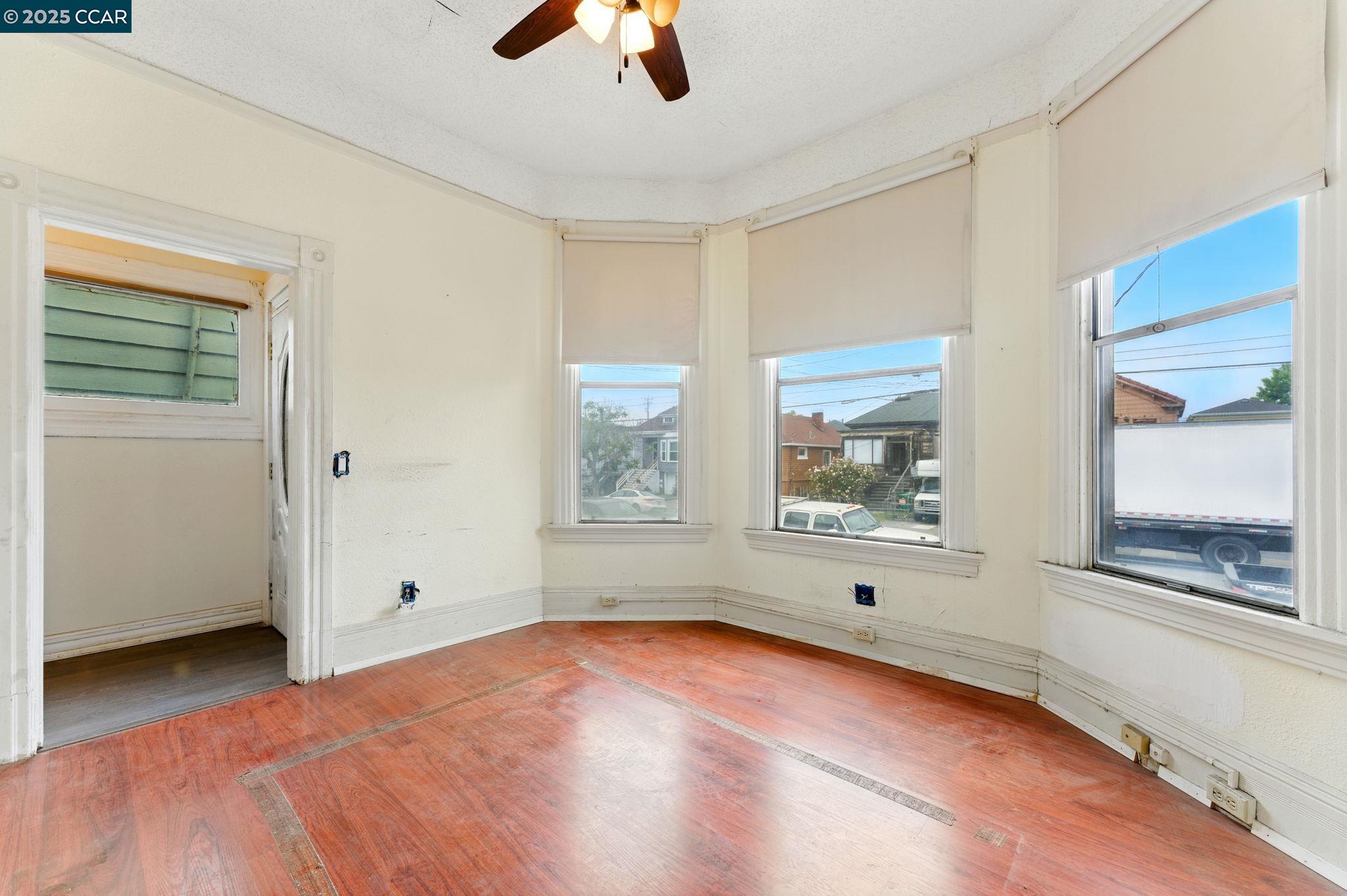 2909 Union St, Oakland, California 94608, 3 Bedrooms Bedrooms, 4 Rooms Rooms,2 BathroomsBathrooms,Residential,For Sale,2909 Union St,41106707