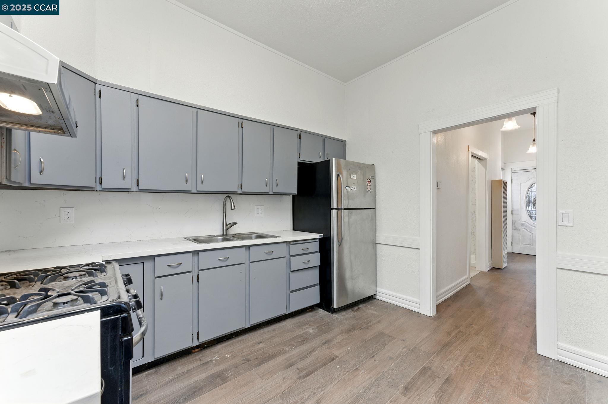 2909 Union St, Oakland, California 94608, 3 Bedrooms Bedrooms, 4 Rooms Rooms,2 BathroomsBathrooms,Residential,For Sale,2909 Union St,41106707