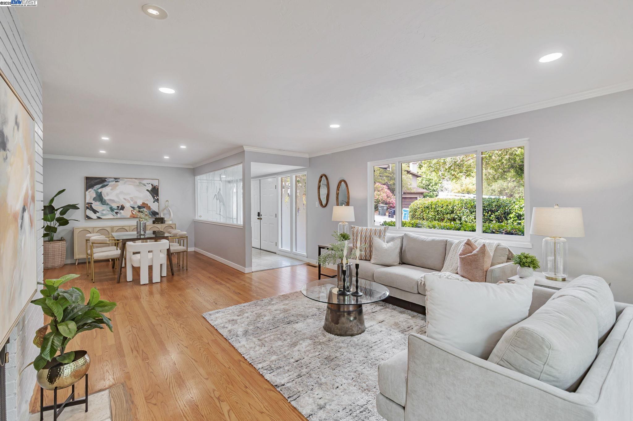 740 Dalehurst, San Mateo, California 94403, 3 Bedrooms Bedrooms, 7 Rooms Rooms,2 BathroomsBathrooms,Residential,For Sale,740 Dalehurst,41106708